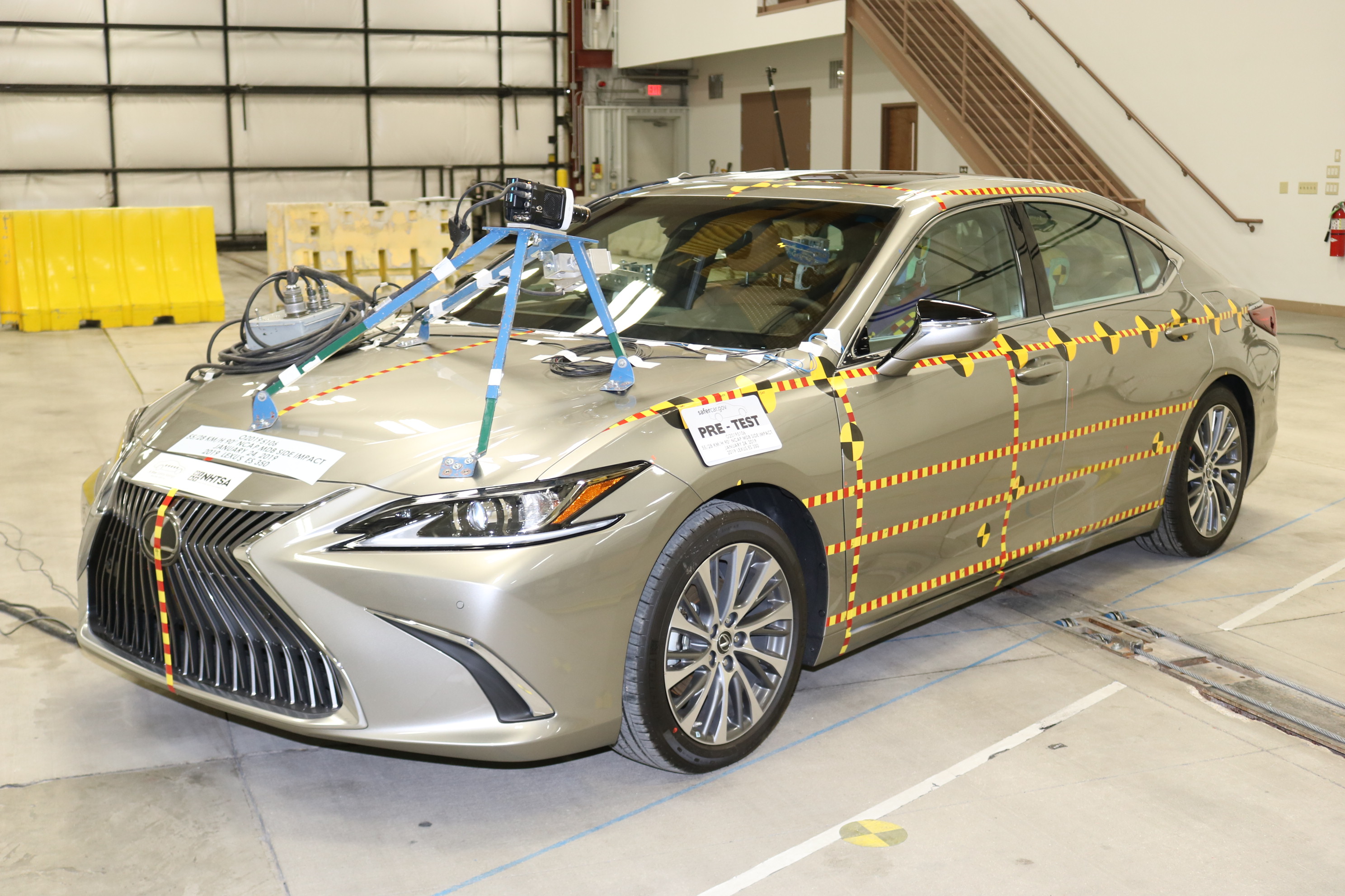 2019 LEXUS ES 350 crash image 5