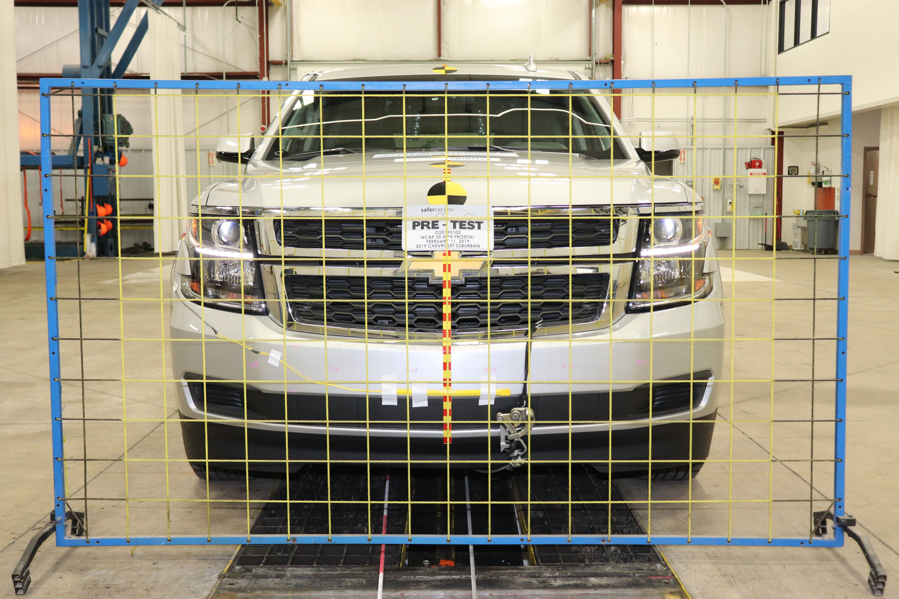 2019 CHEVROLET SUBURBAN crash image