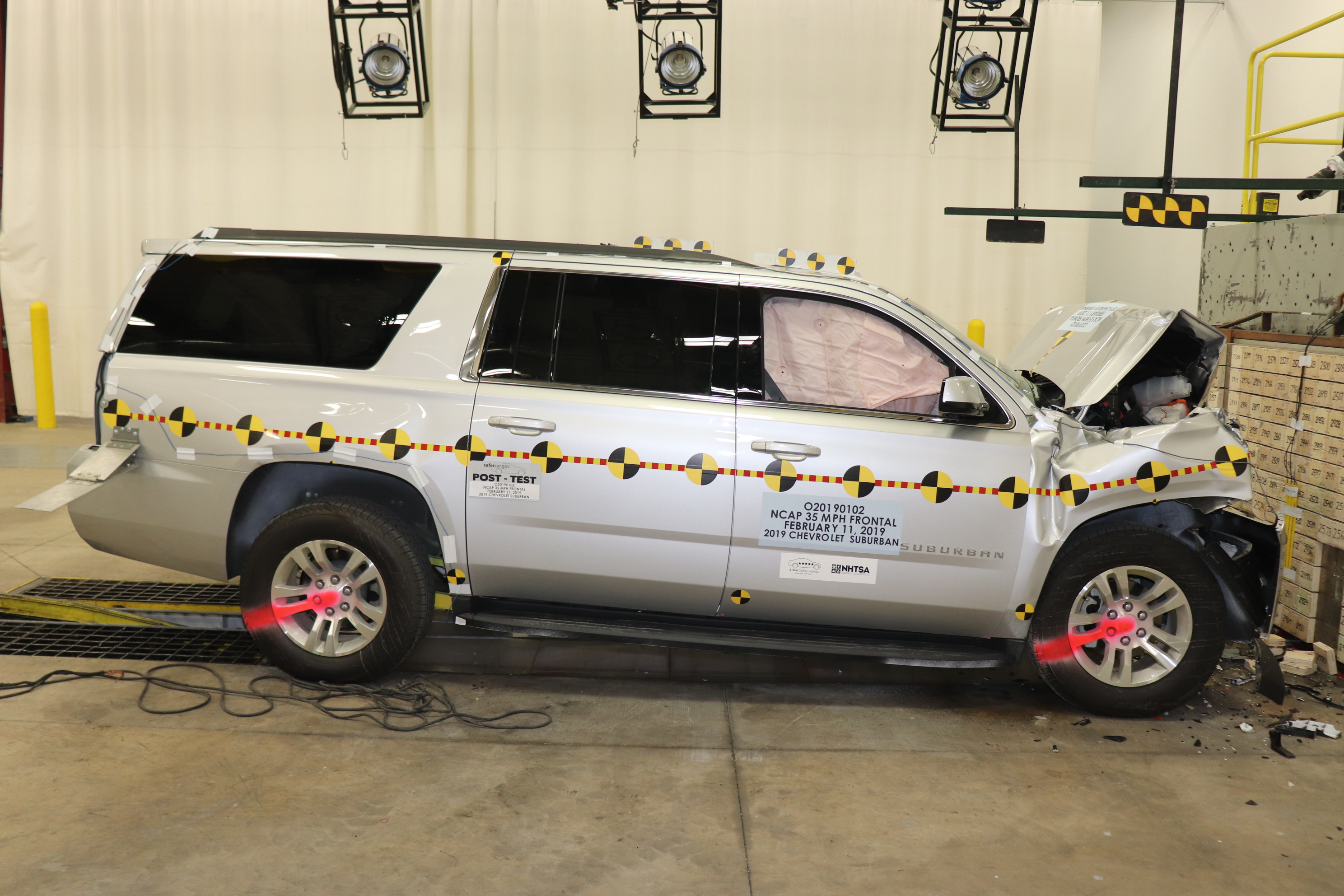 2019 CHEVROLET SUBURBAN crash image 13