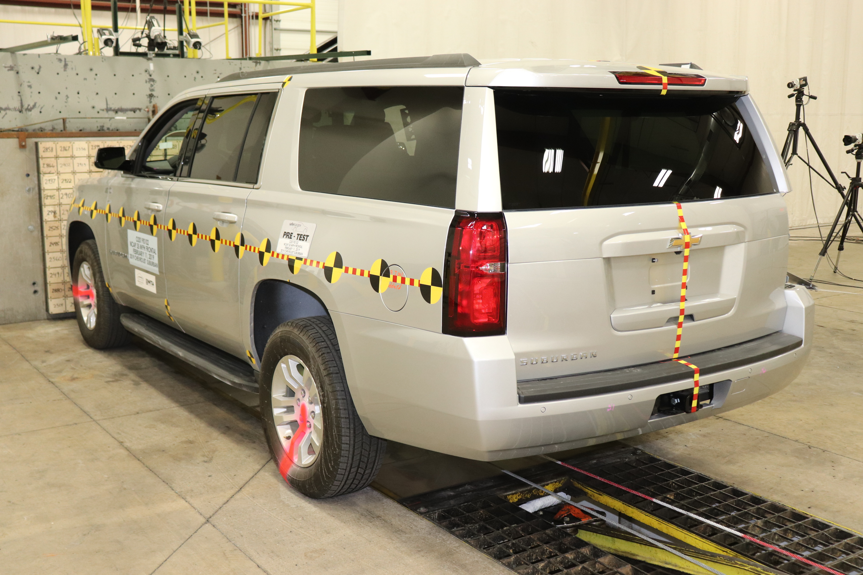 2019 CHEVROLET SUBURBAN crash image 16