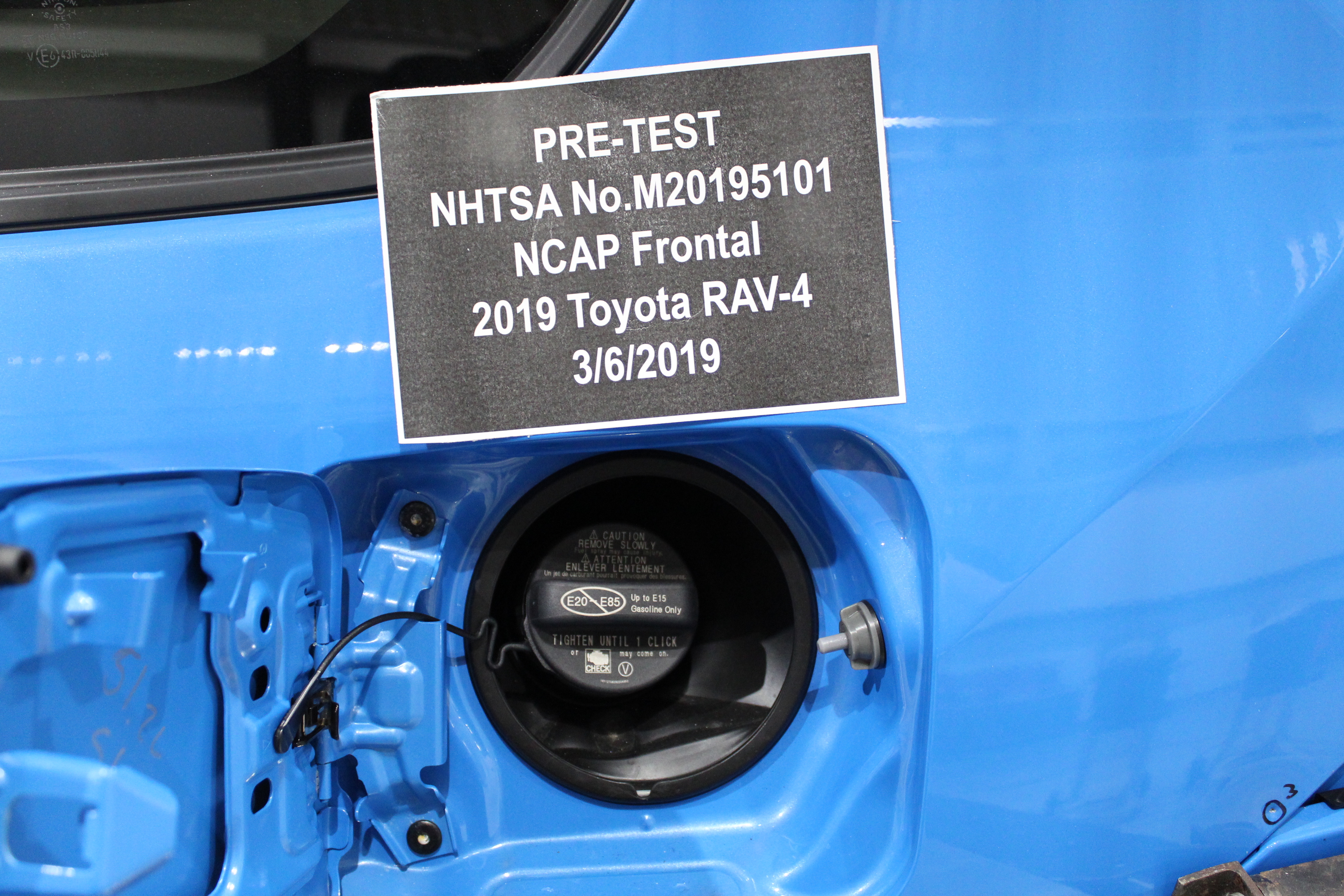 2019 TOYOTA RAV4 crash image 23