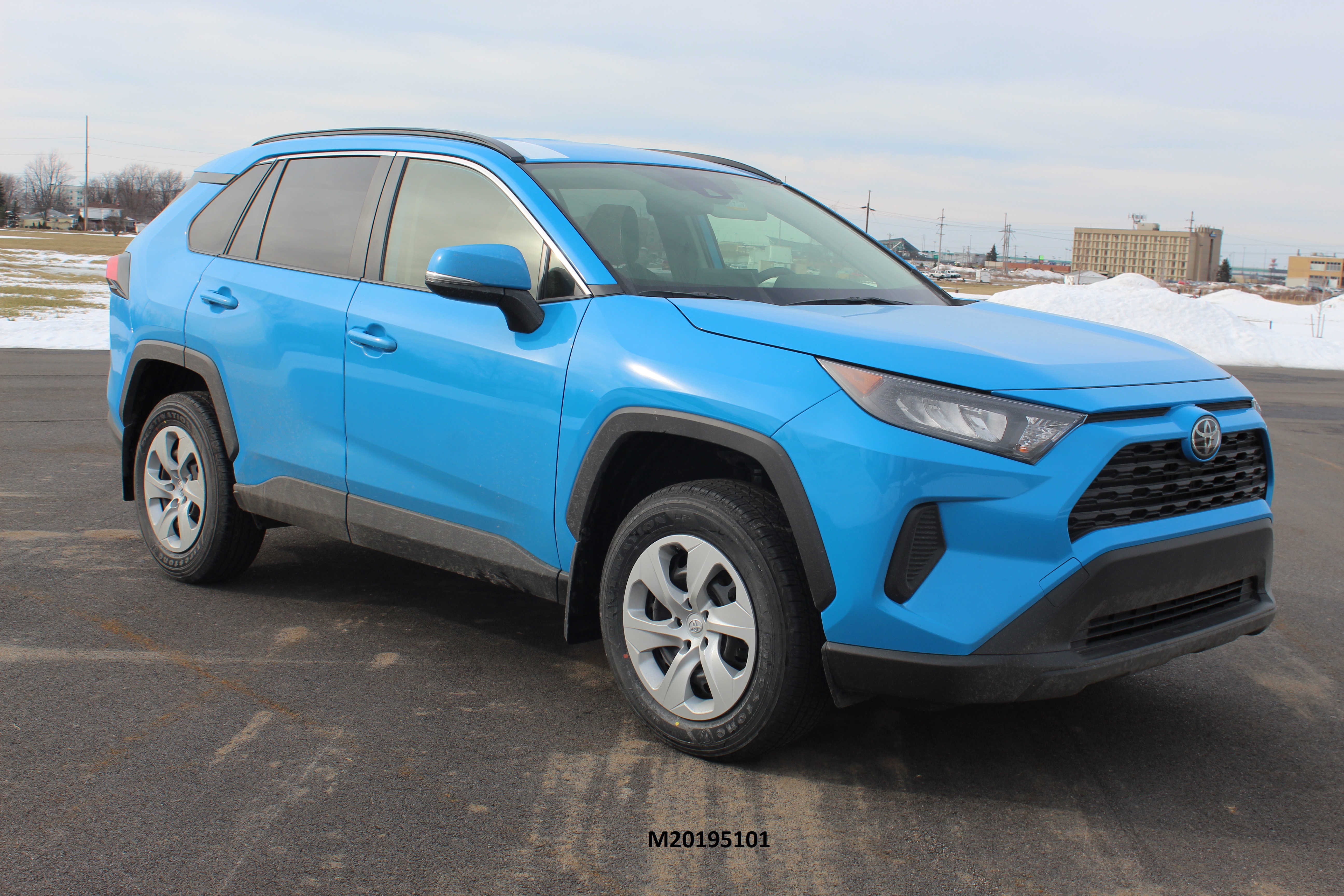 2019 TOYOTA RAV4 crash image 7