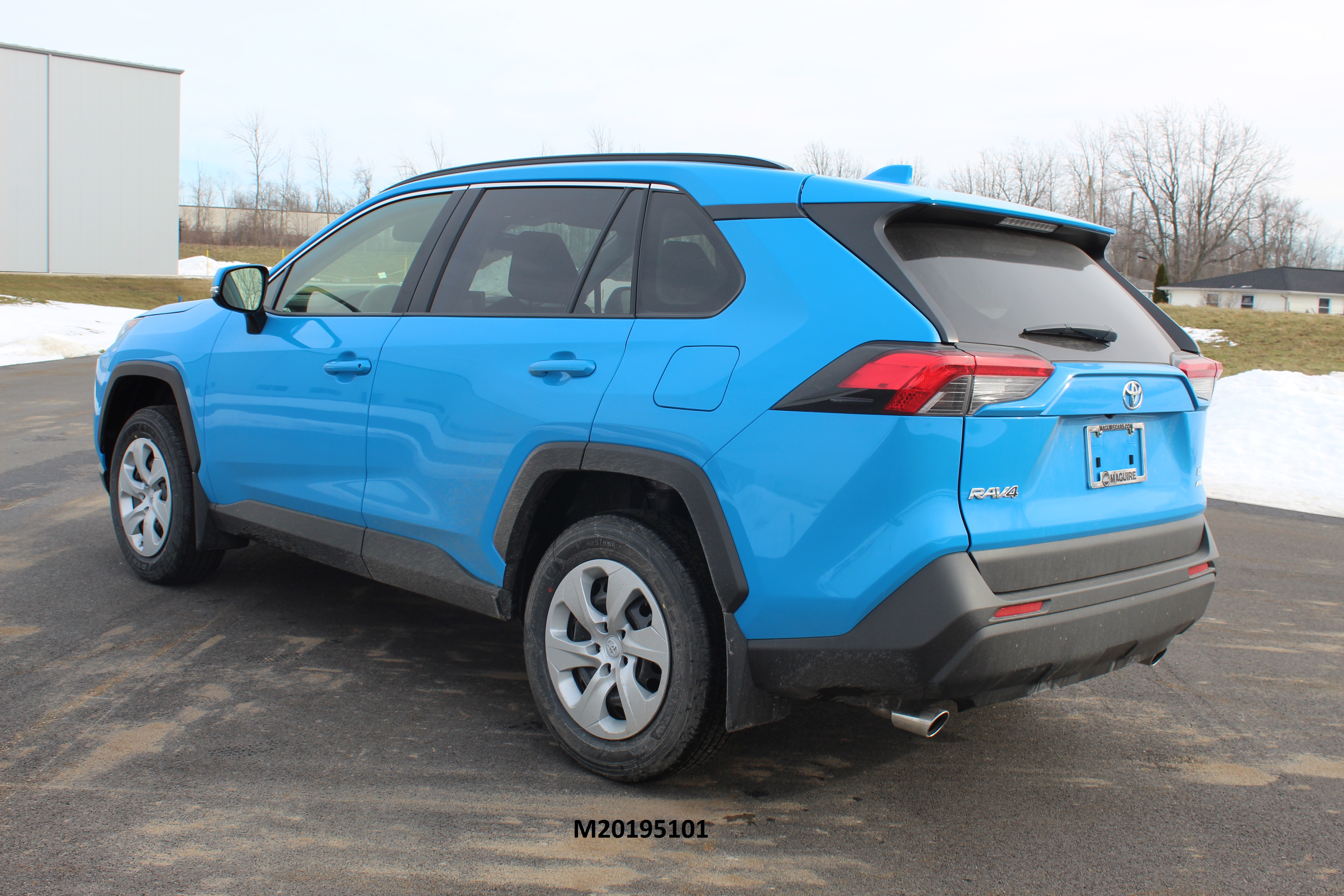 2019 TOYOTA RAV4 crash image 8
