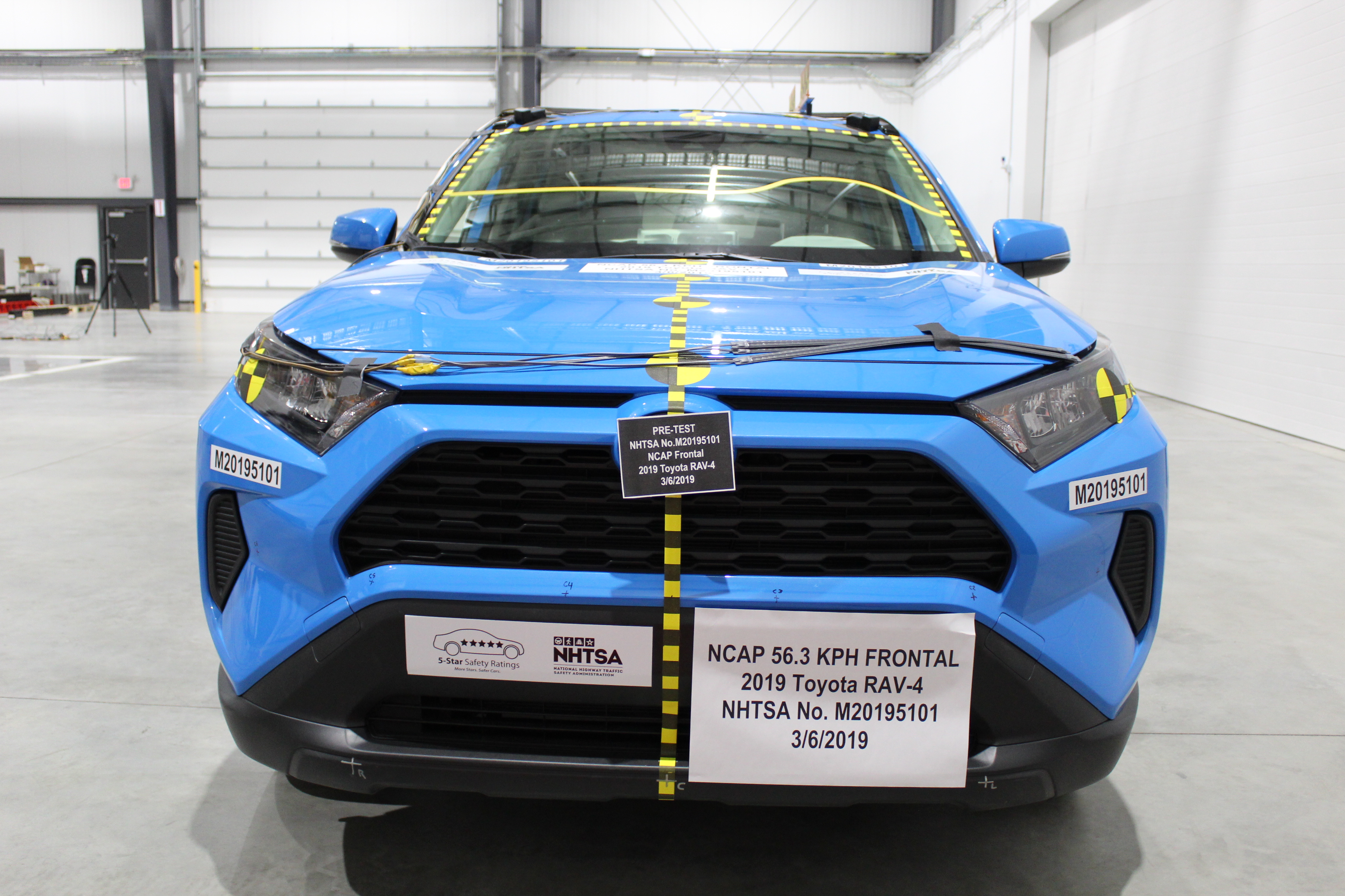 2019 TOYOTA RAV4 crash image 9