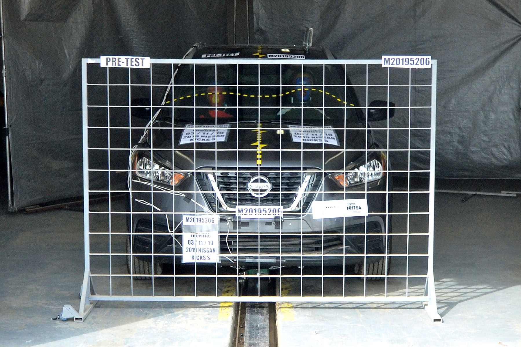 2019 NISSAN KICKS crash-test photo