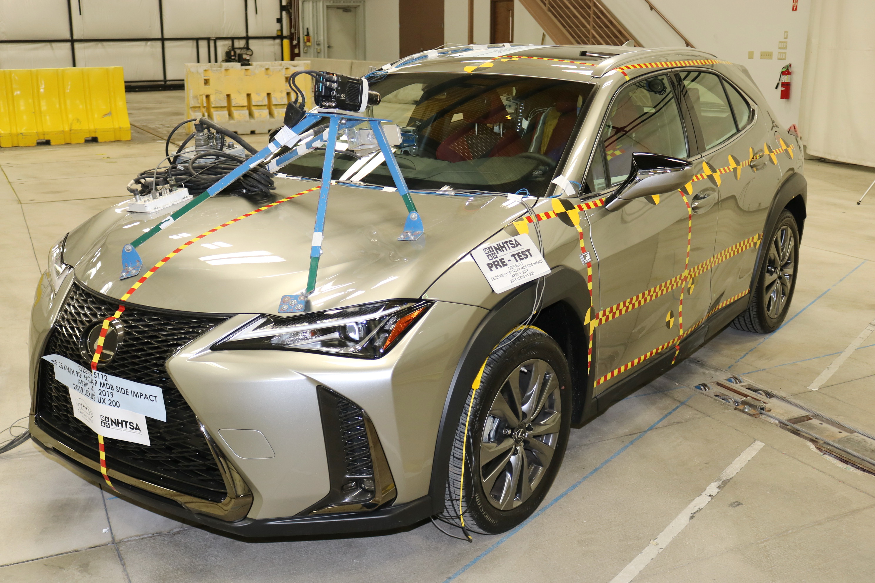 2019 LEXUS UX 200 crash image 5