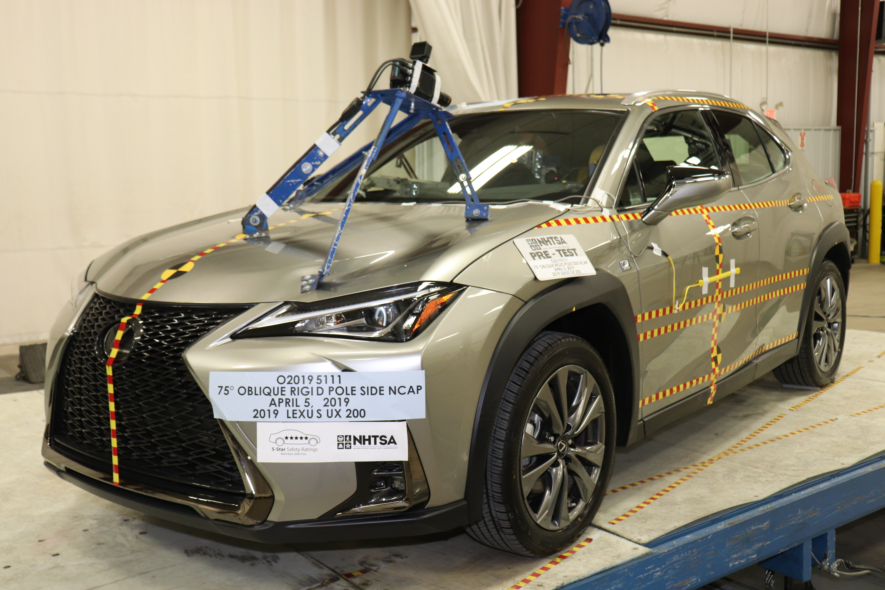 2019 LEXUS UX 200 crash image 5