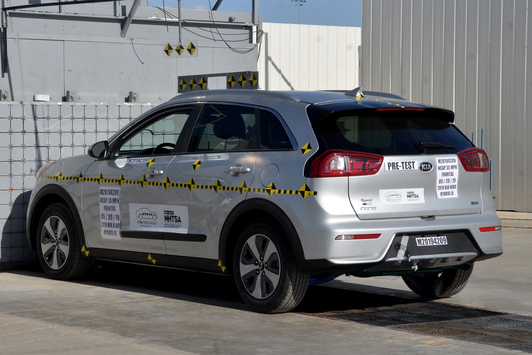 2019 KIA NIRO crash image 16