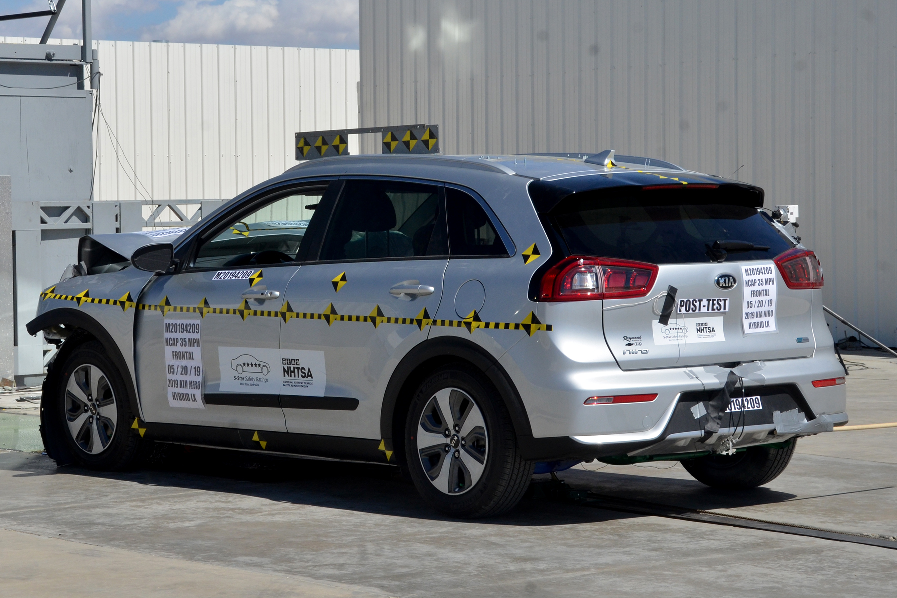 2019 KIA NIRO crash image 17