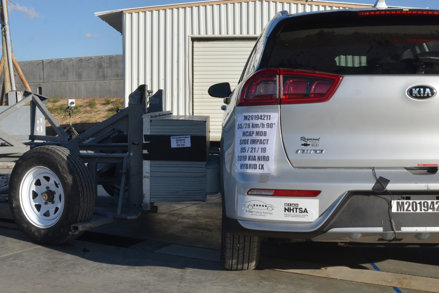 2019 KIA NIRO crash image 18