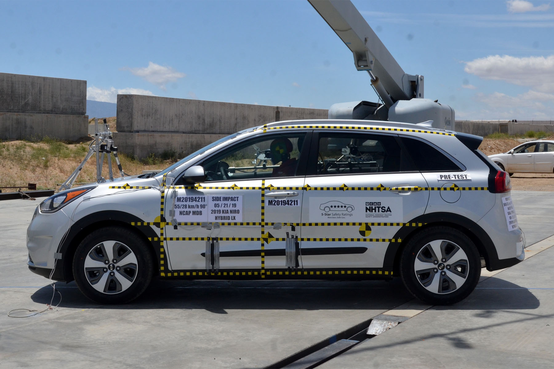 2019 KIA NIRO crash image 7
