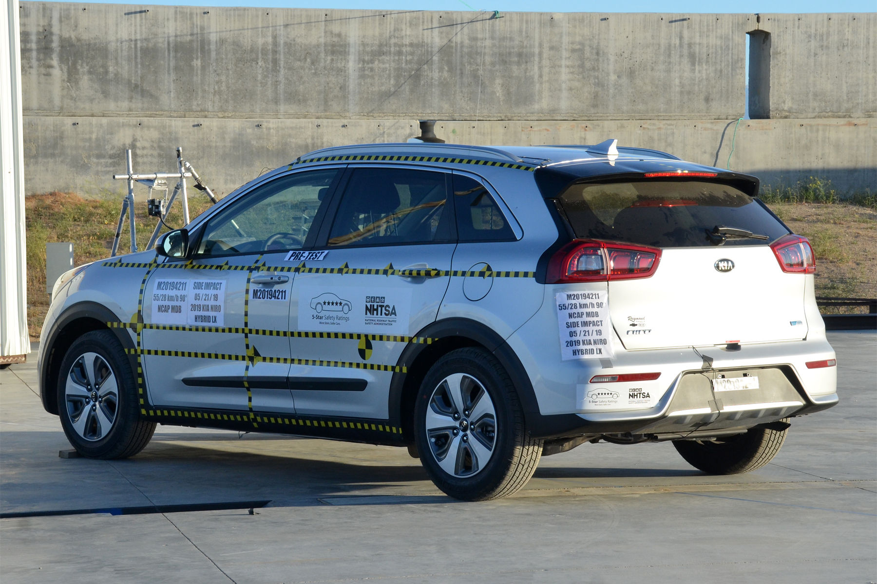 2019 KIA NIRO crash image 9
