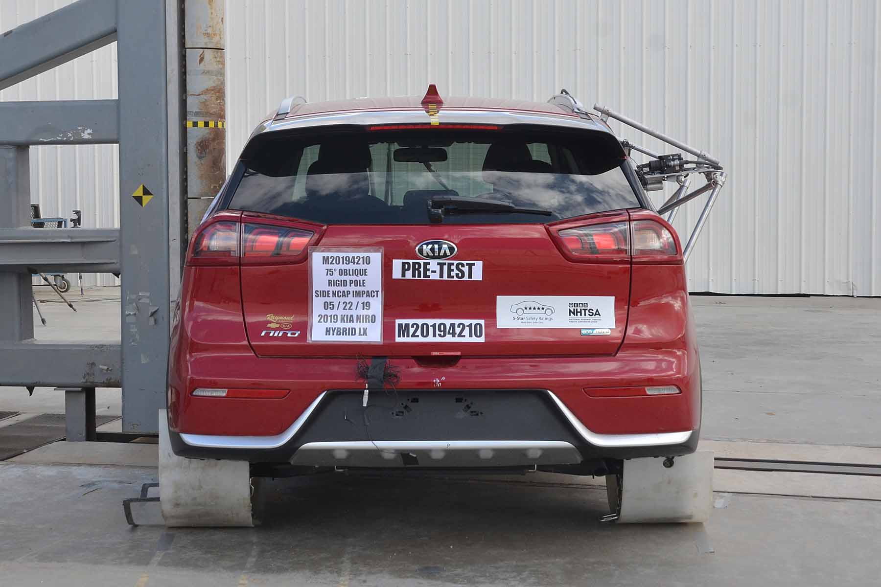 2019 KIA NIRO crash image 11