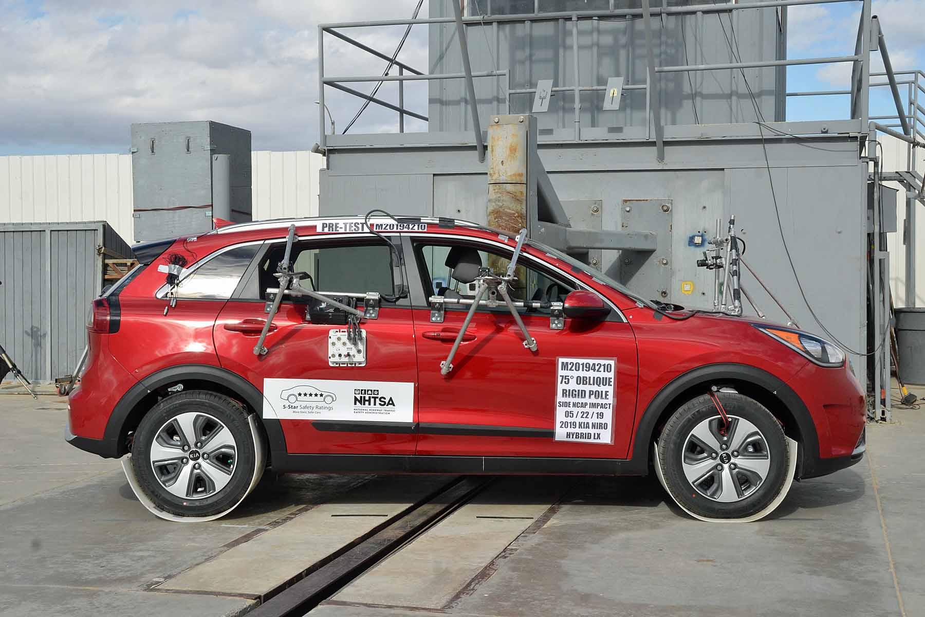 2019 KIA NIRO crash image 13