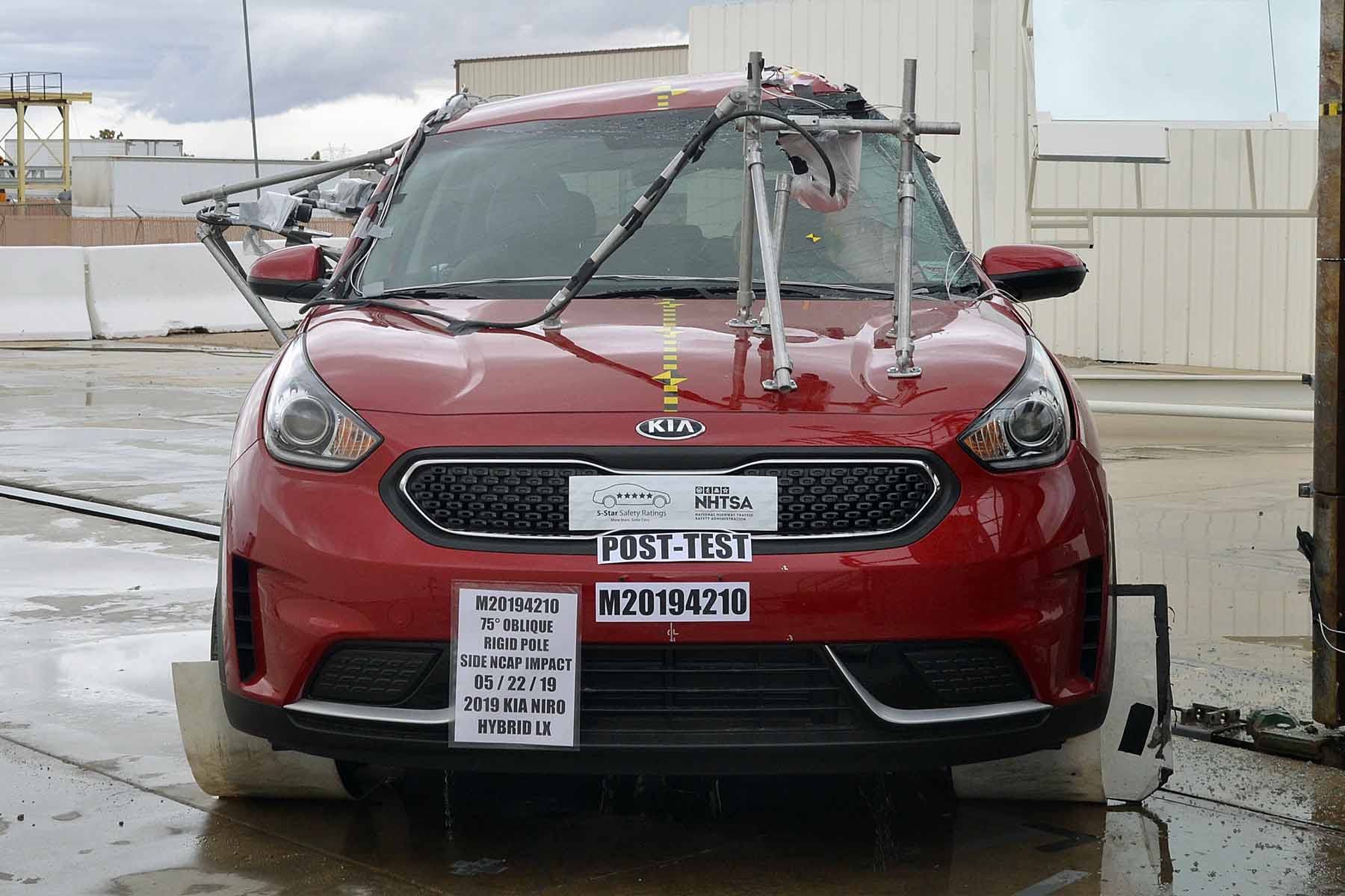 2019 KIA NIRO crash image 4