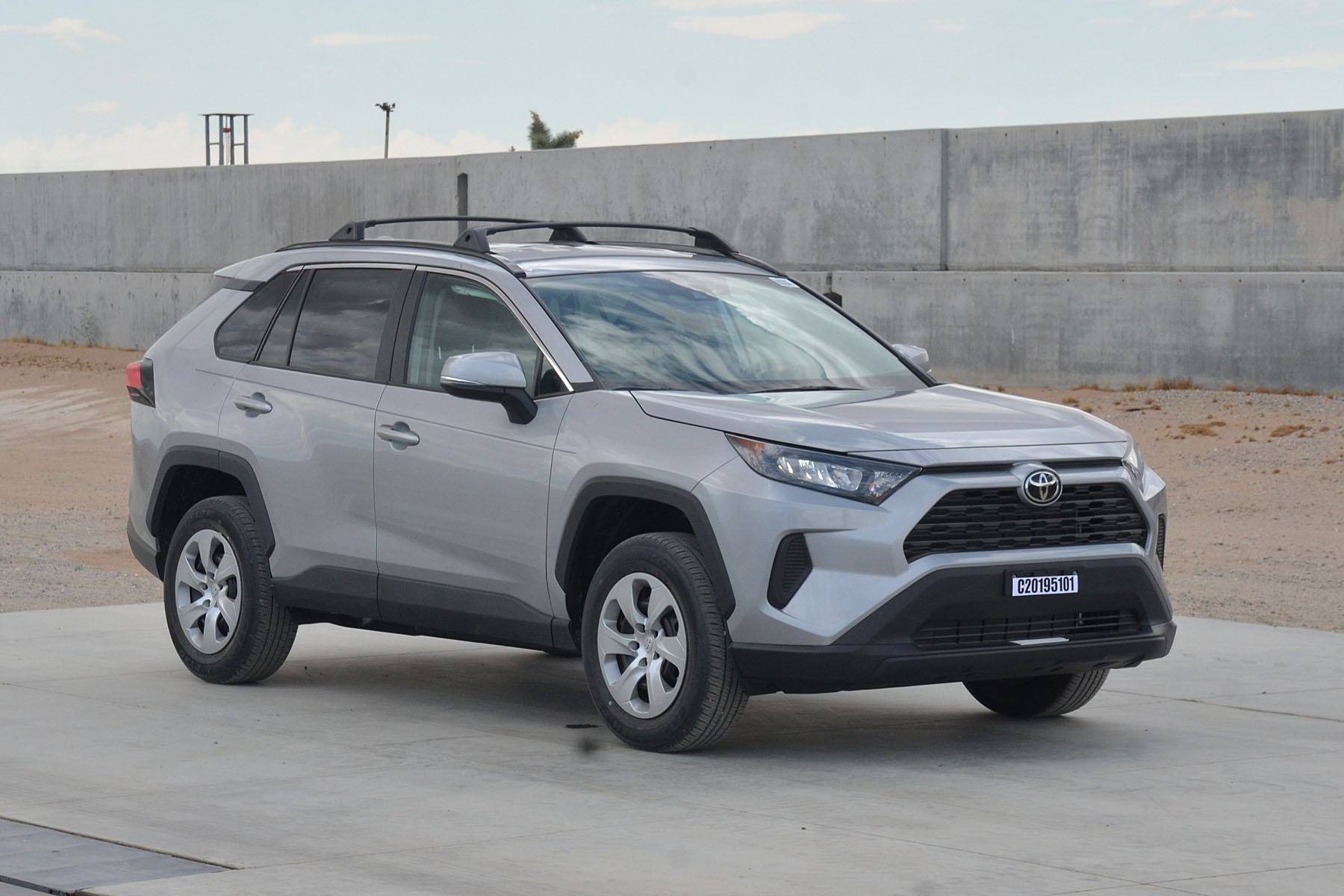 2019 TOYOTA RAV4 crash image