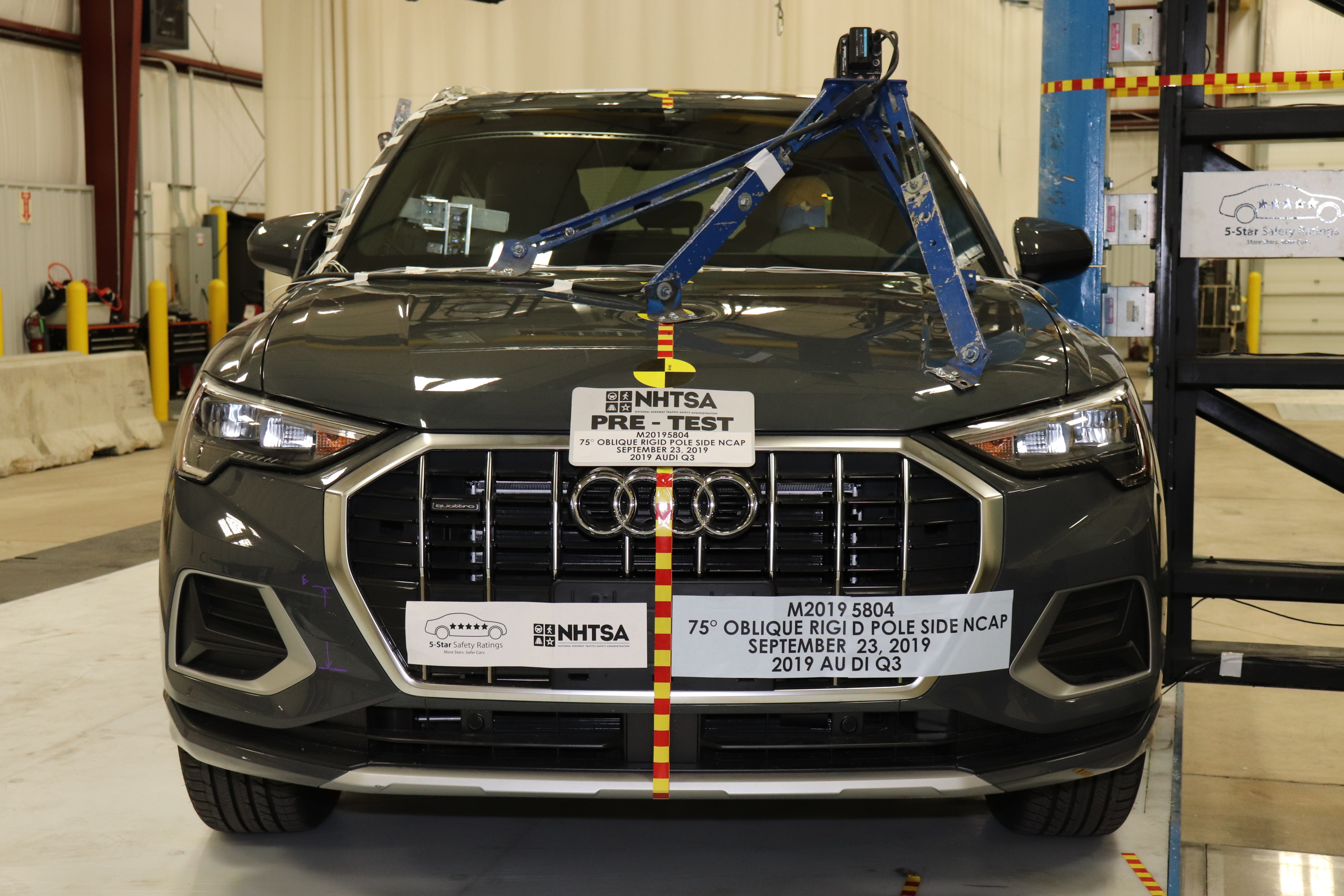 2019 AUDI Q3 crash image 3