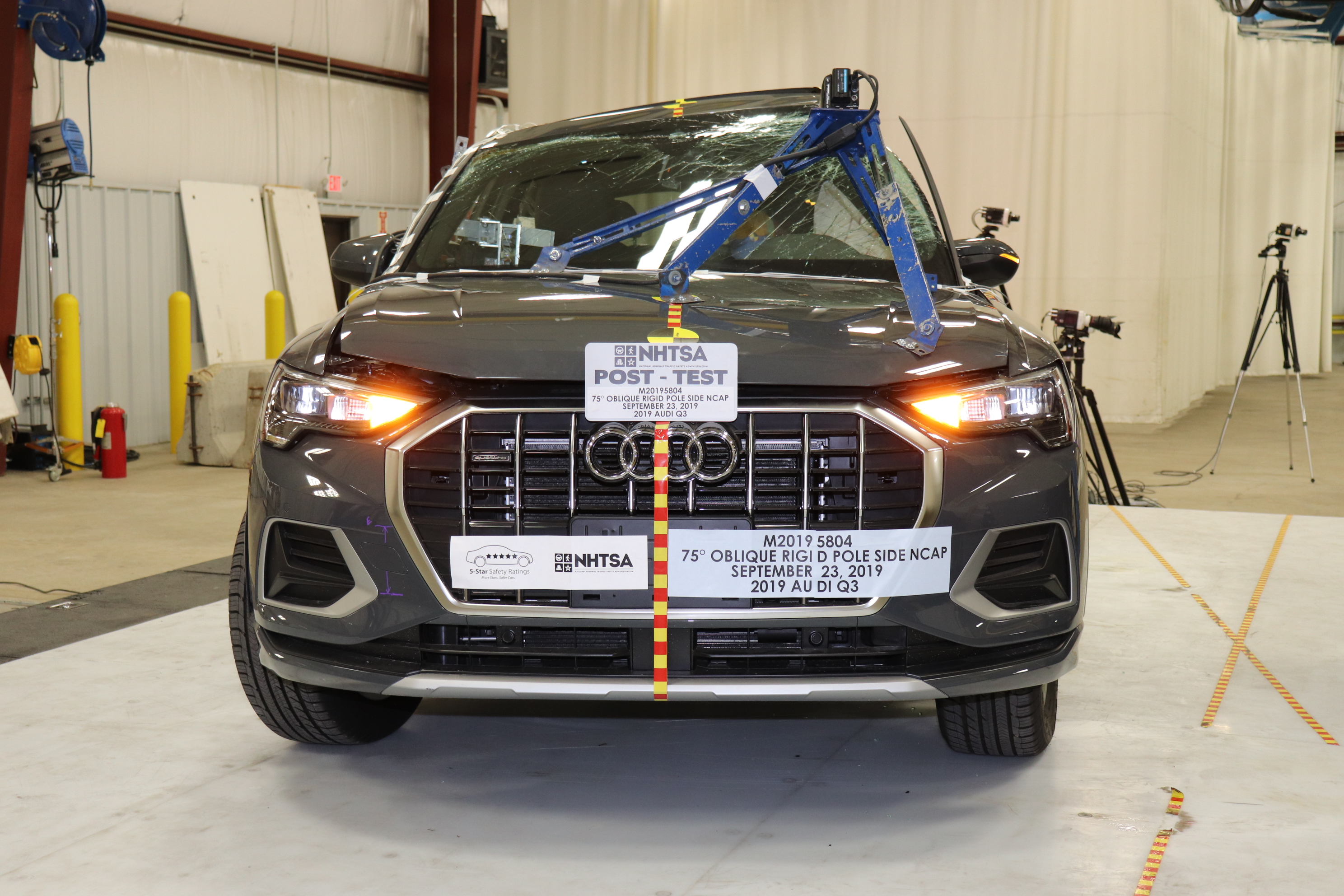 2019 AUDI Q3 crash image 4