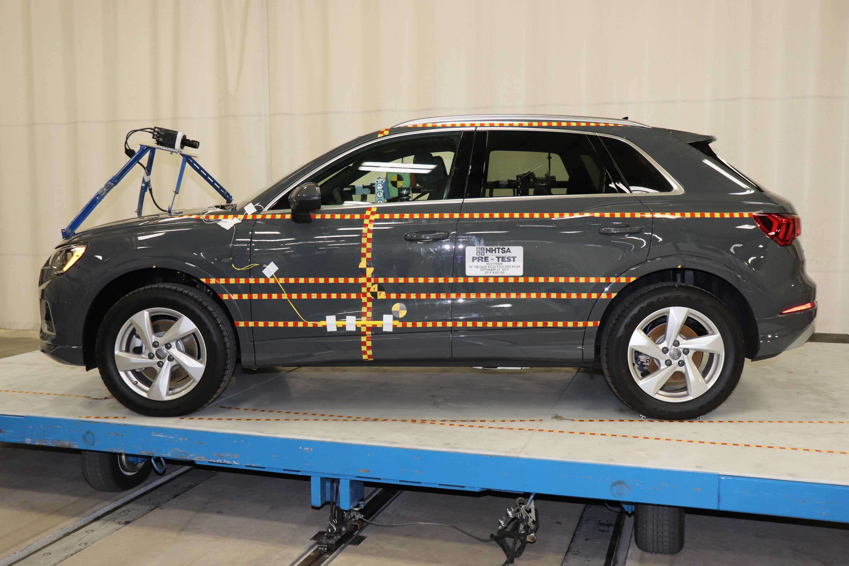 2019 AUDI Q3 crash image 7