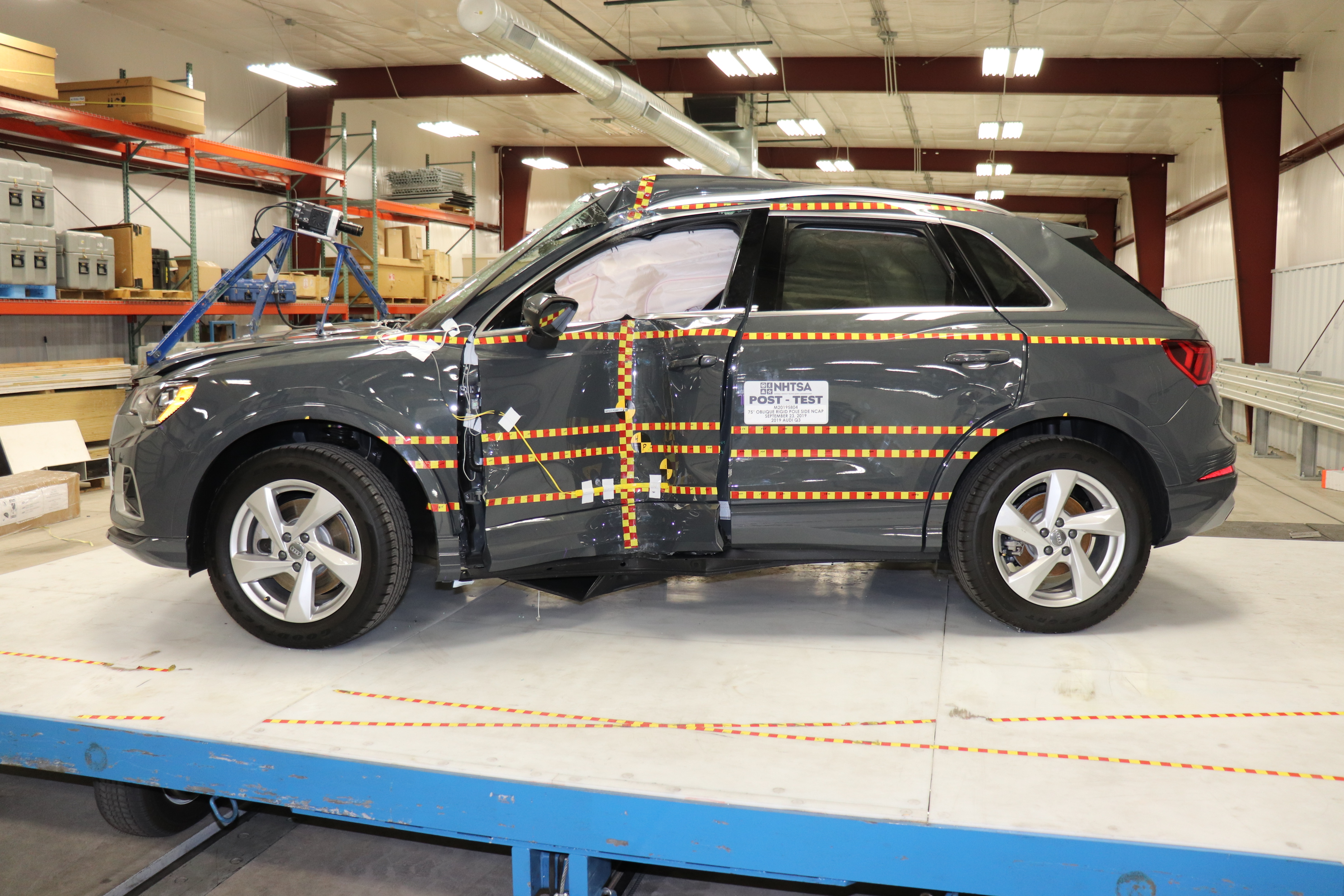 2019 AUDI Q3 crash image 8
