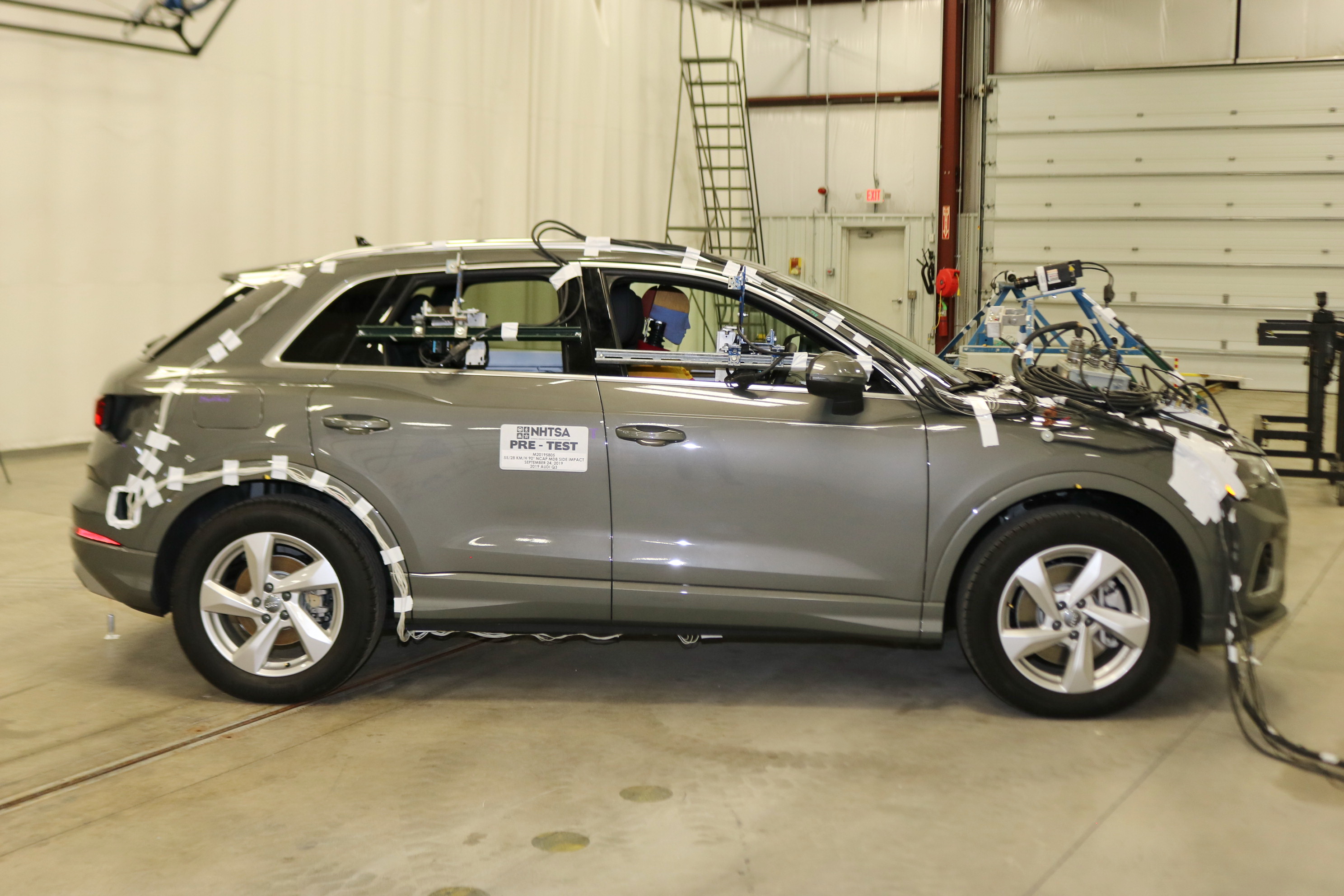 2019 AUDI Q3 crash image 13