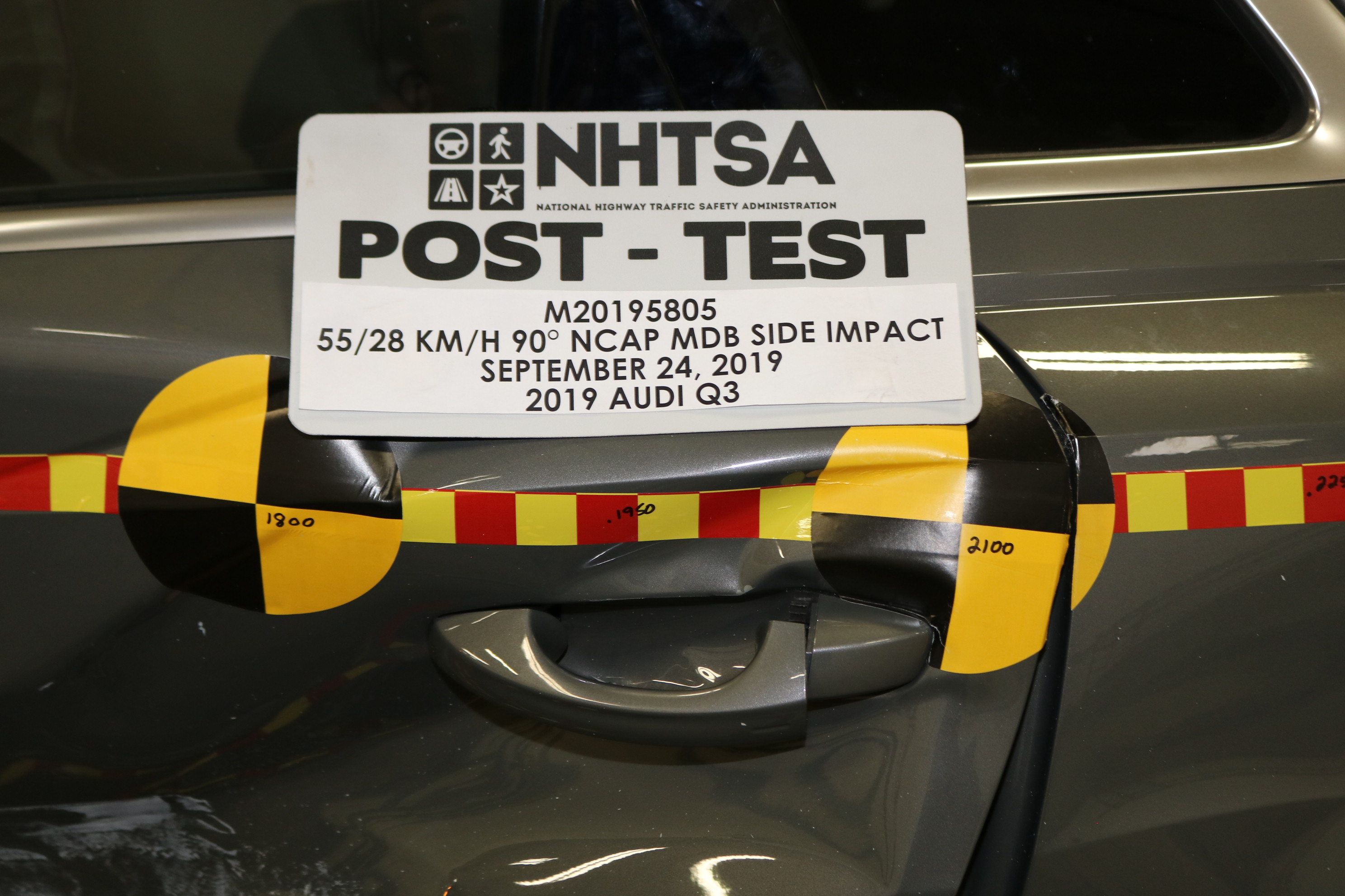 2019 AUDI Q3 crash image 24