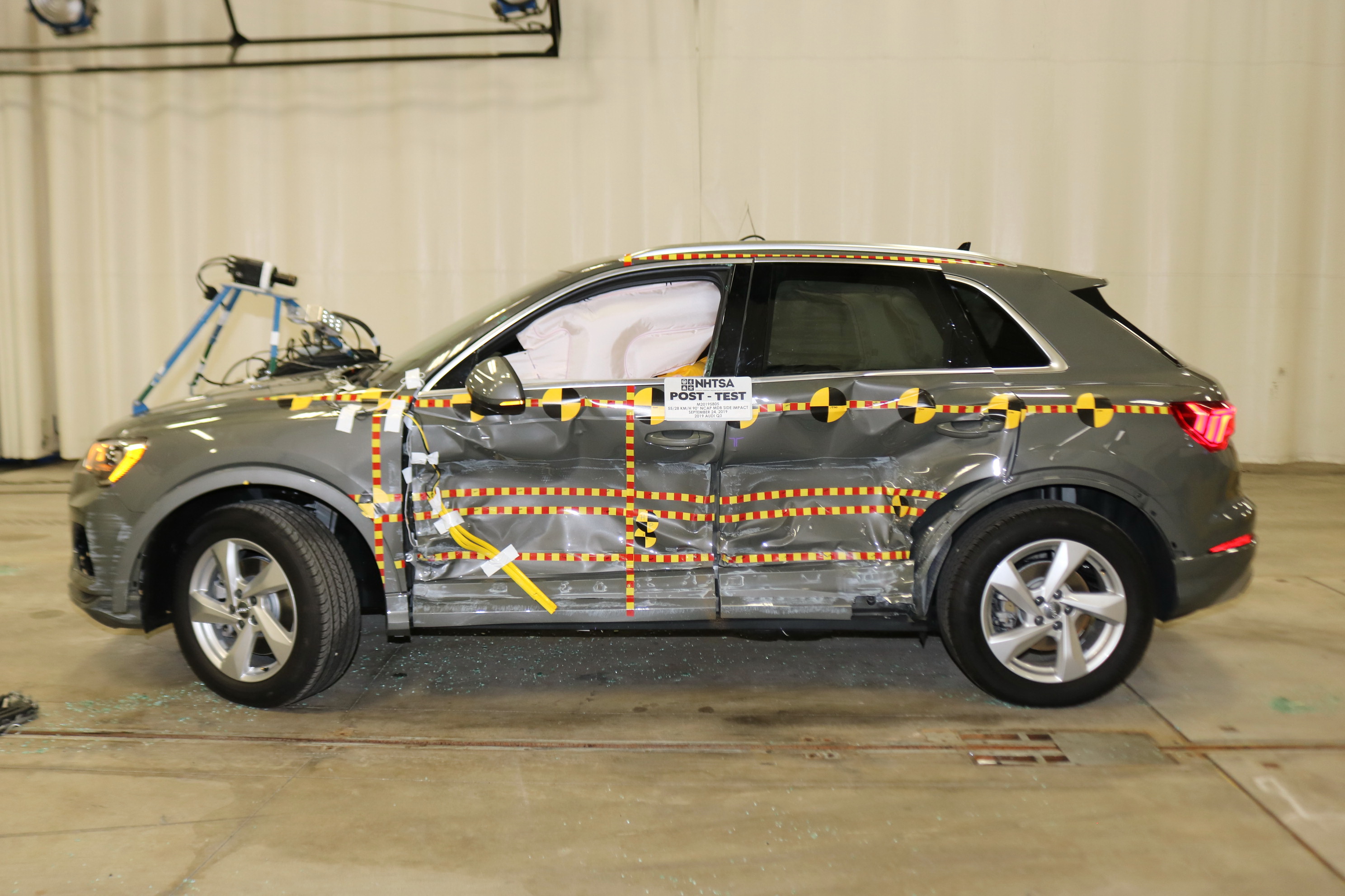 2019 AUDI Q3 crash image 8
