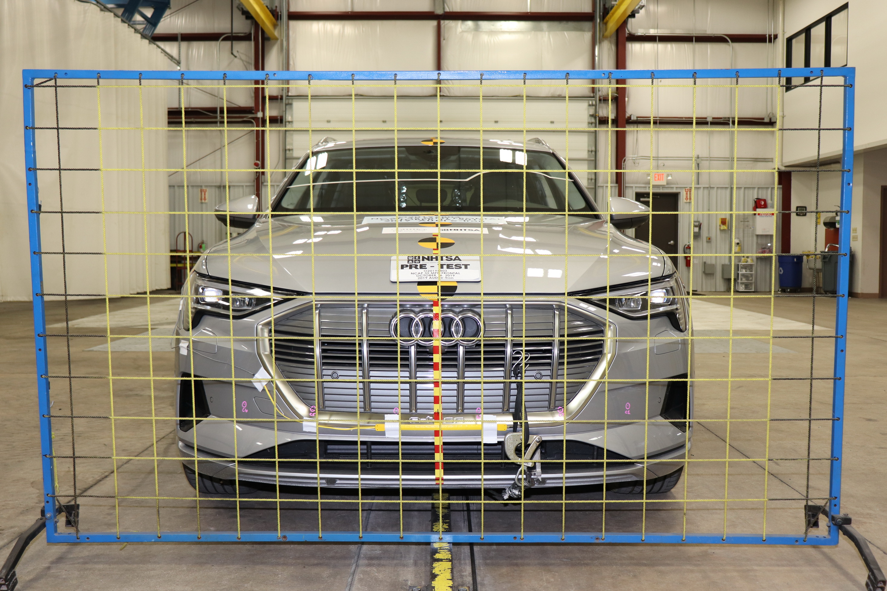2019 AUDI e-tron crash-test photo