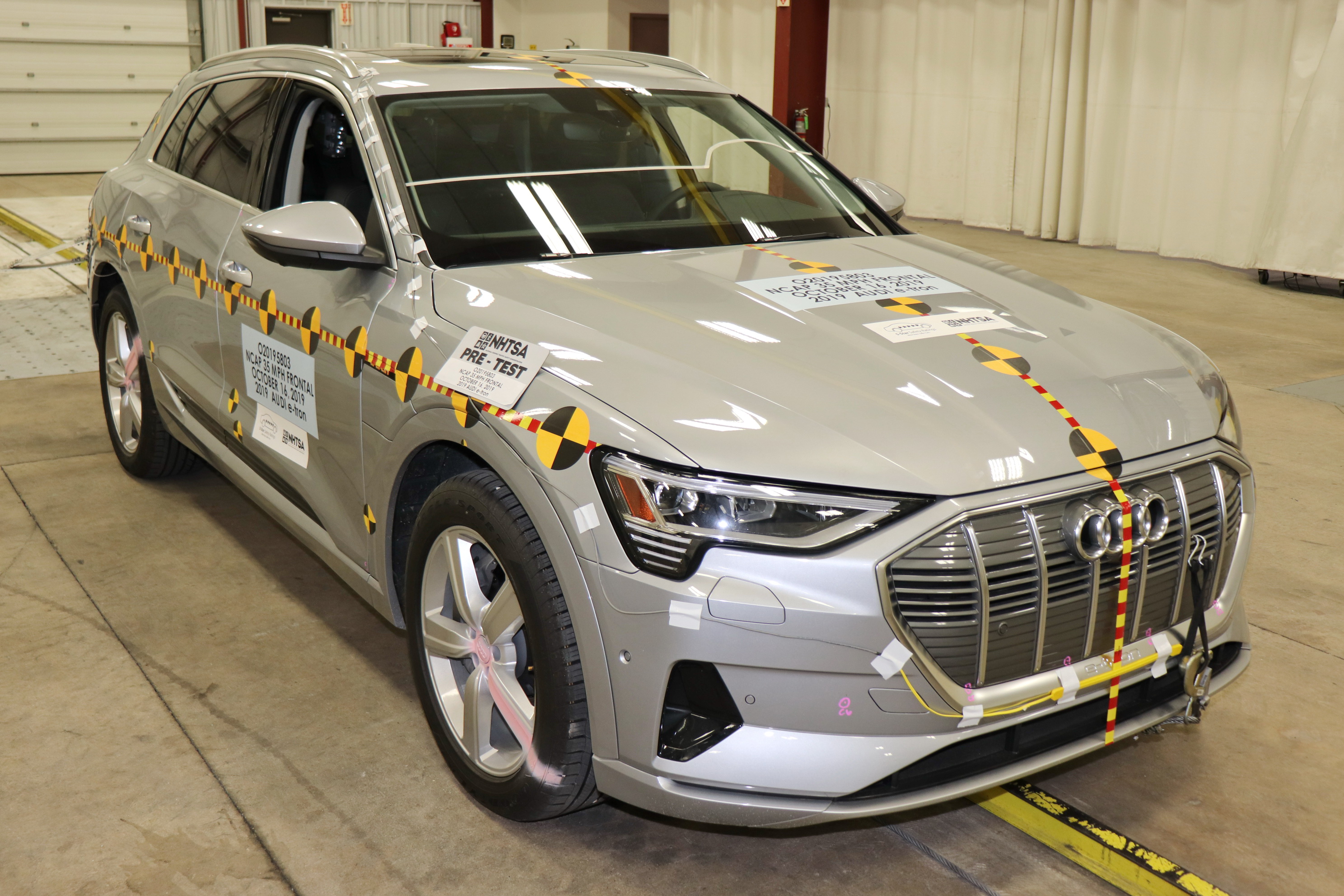 2019 AUDI e-tron crash image 14