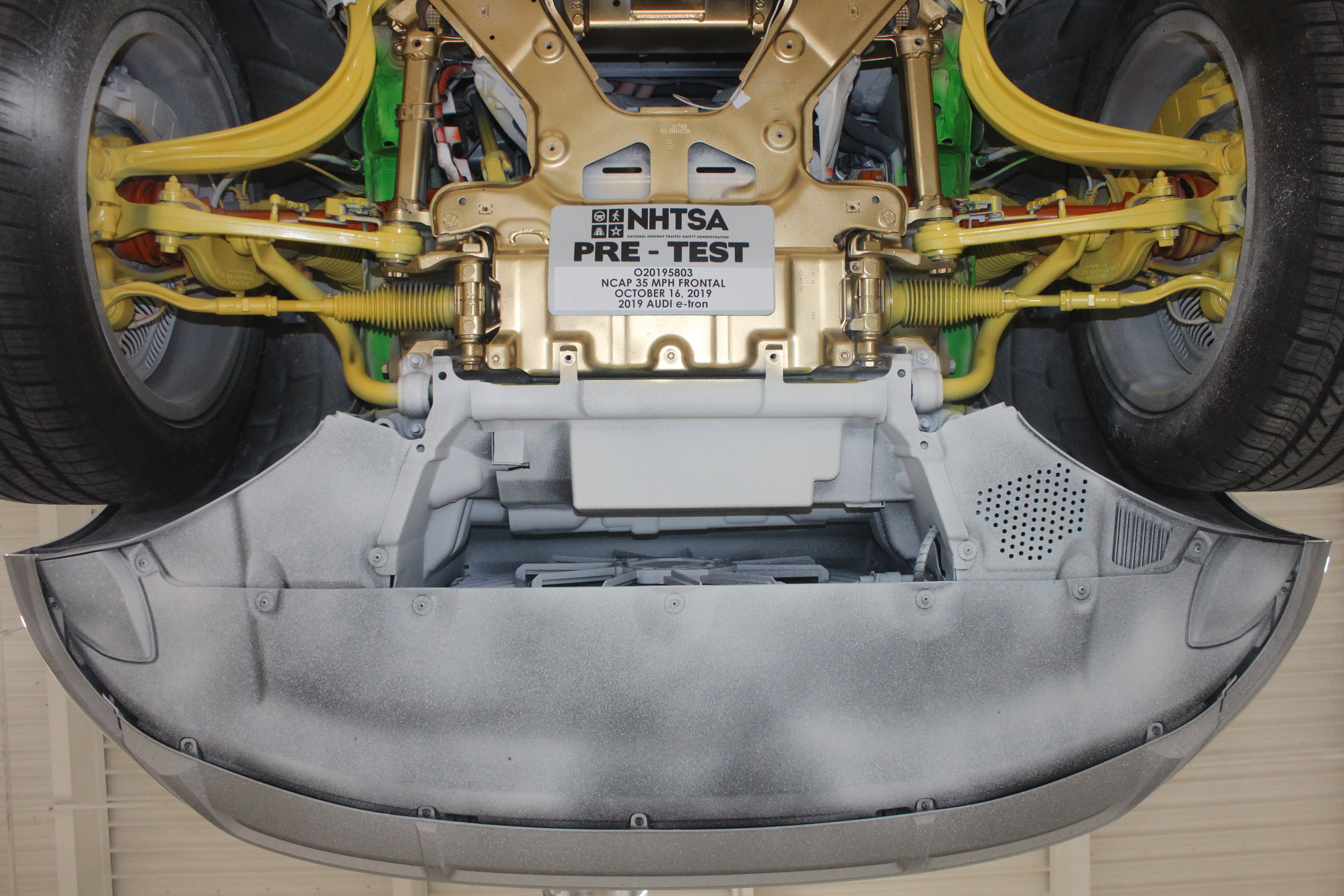 2019 AUDI e-tron crash image 24