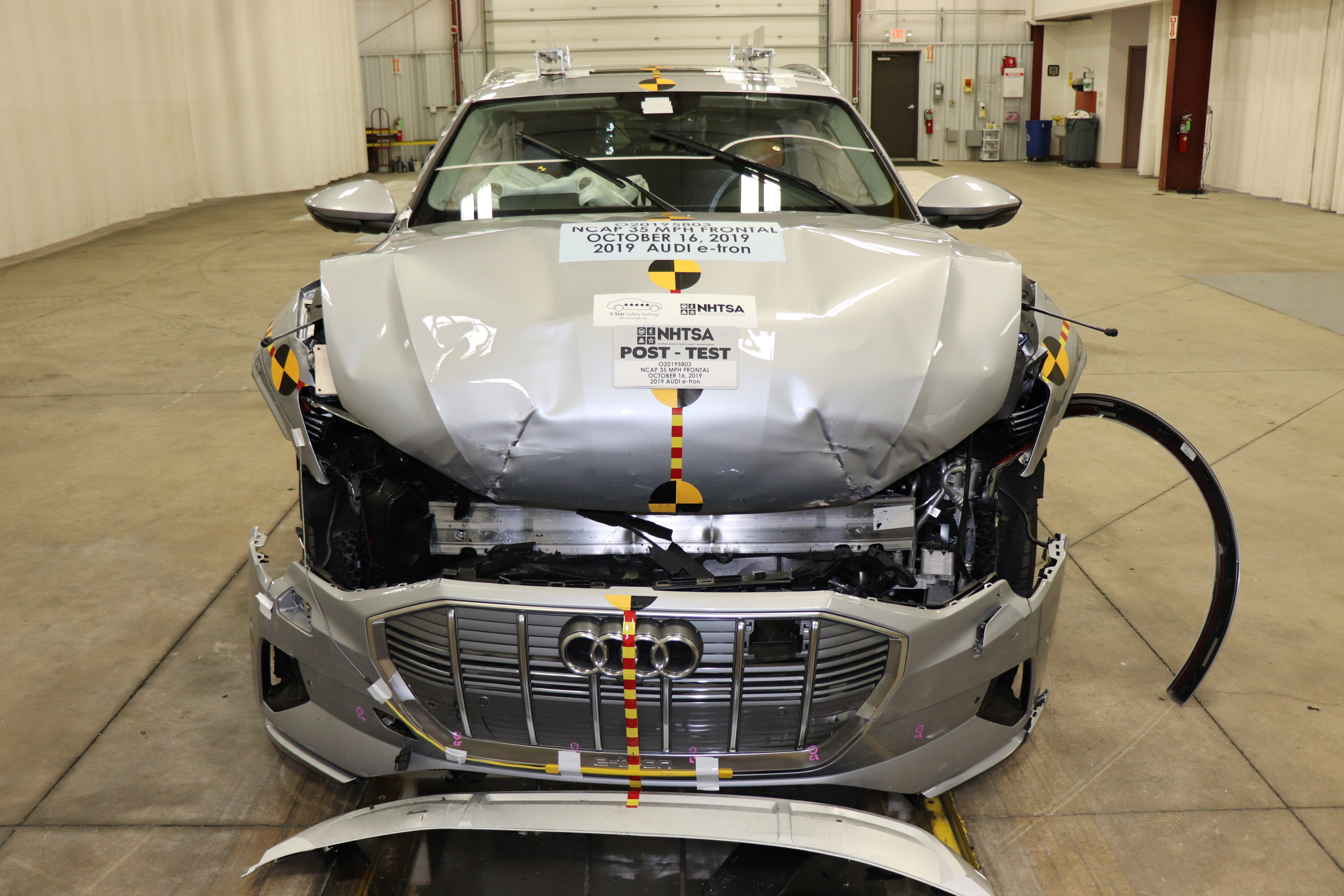 2019 AUDI e-tron crash image 9