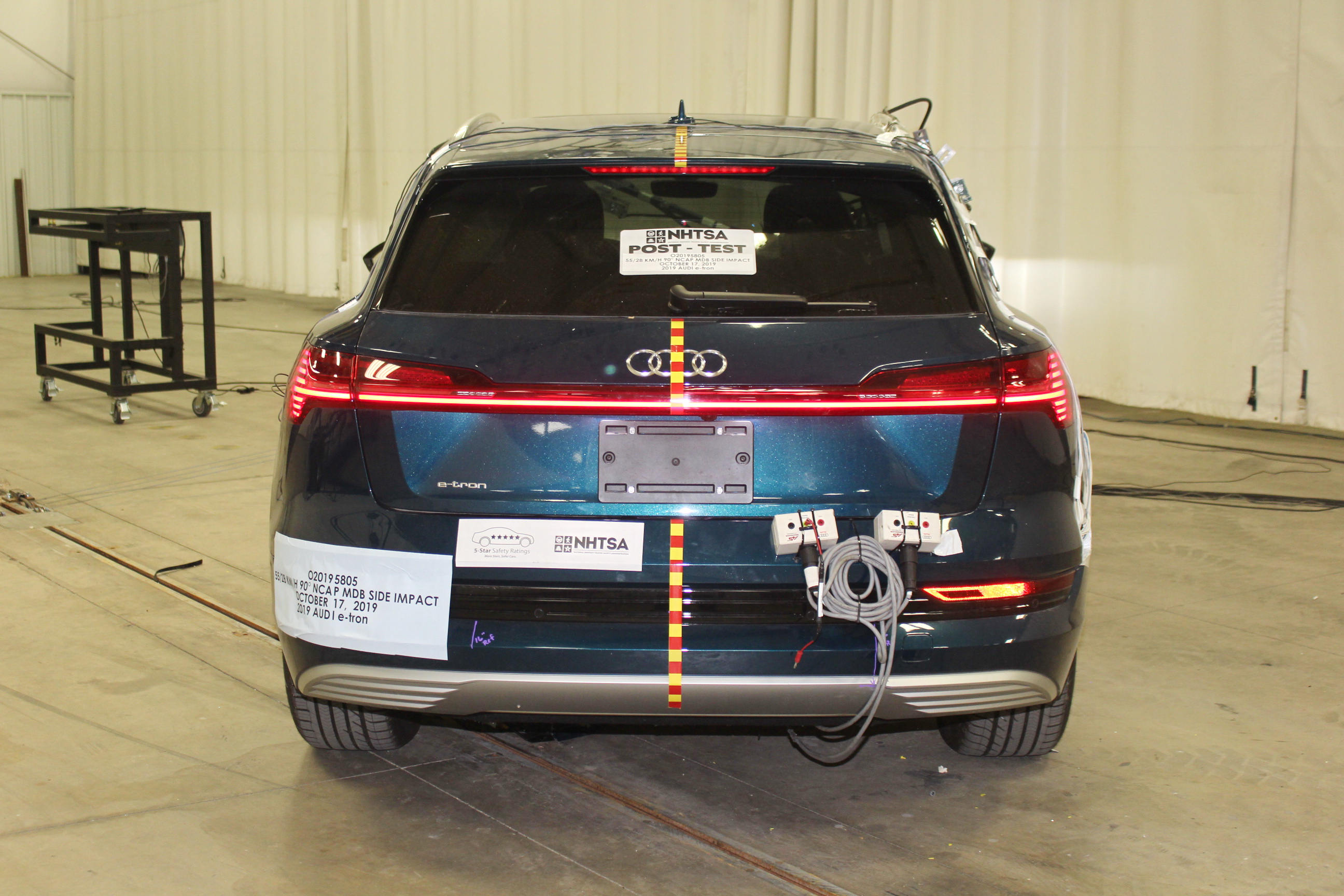 2019 AUDI e-tron crash image 12