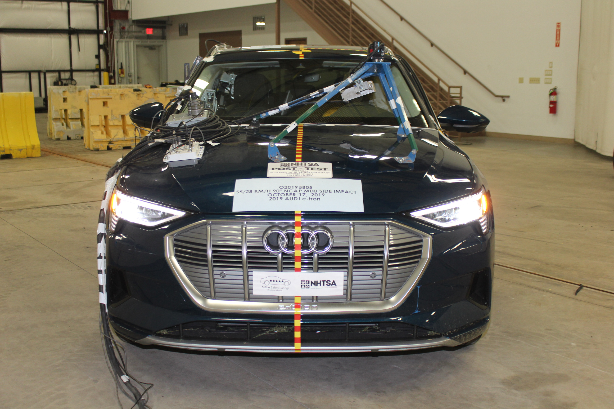 2019 AUDI e-tron crash image 4