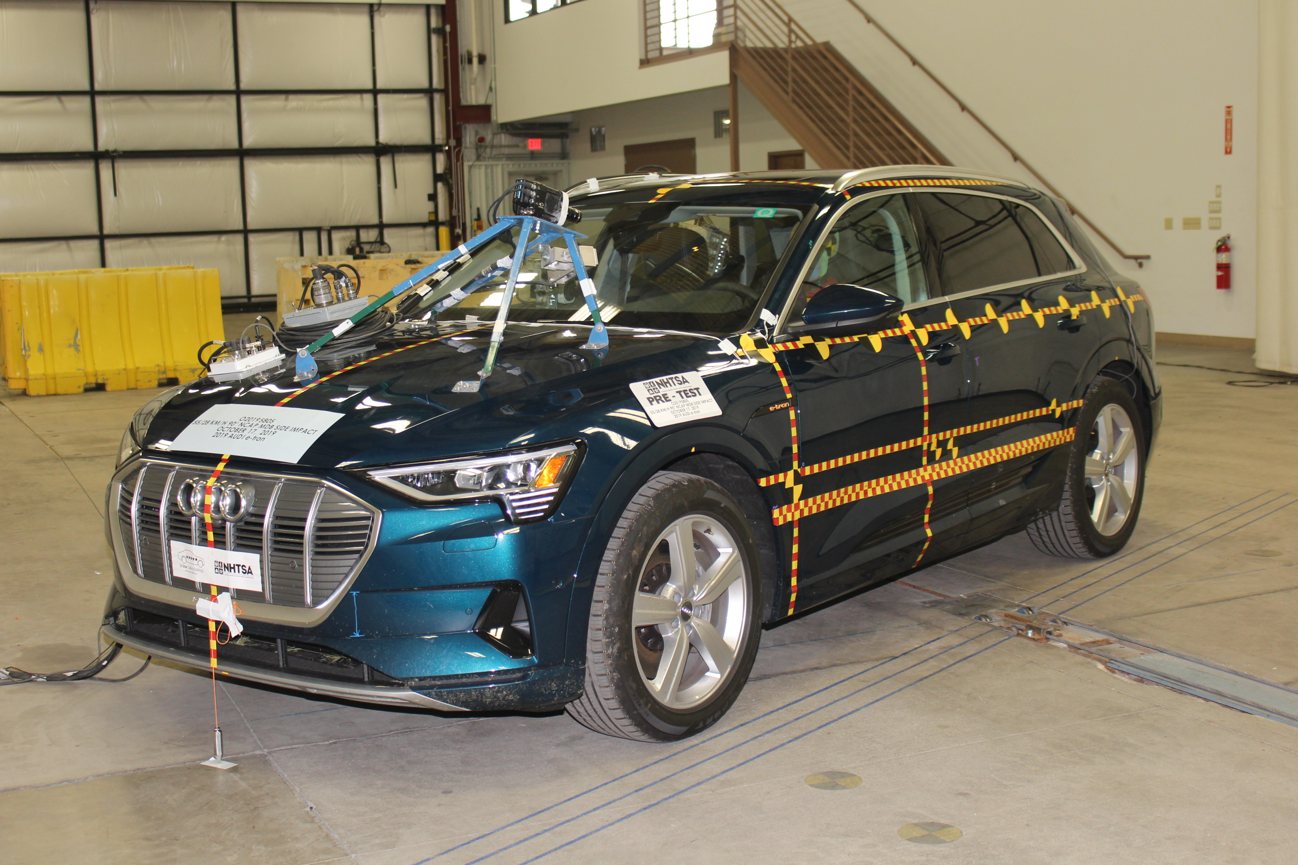 2019 AUDI e-tron crash image 5
