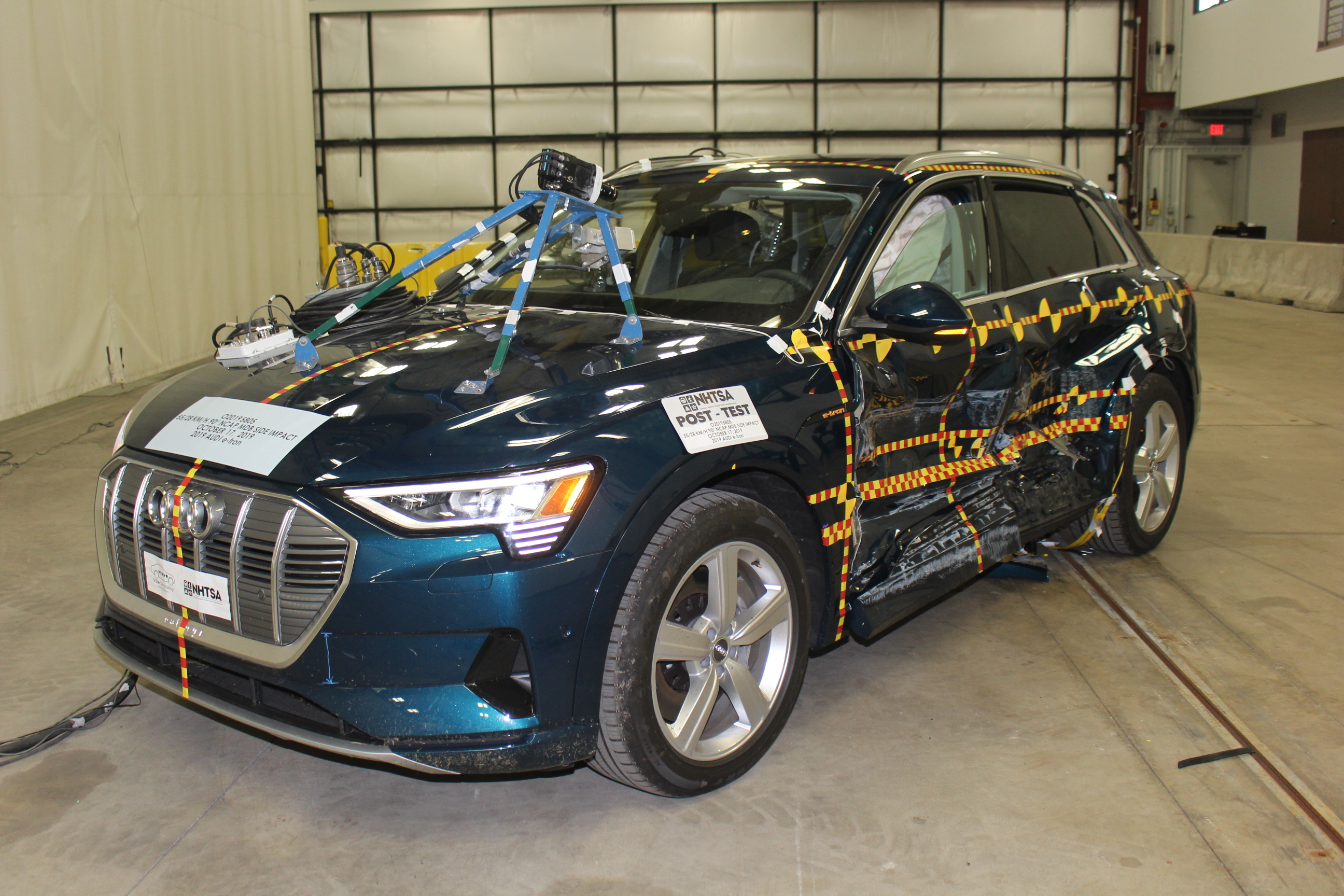 2019 AUDI e-tron crash image 6