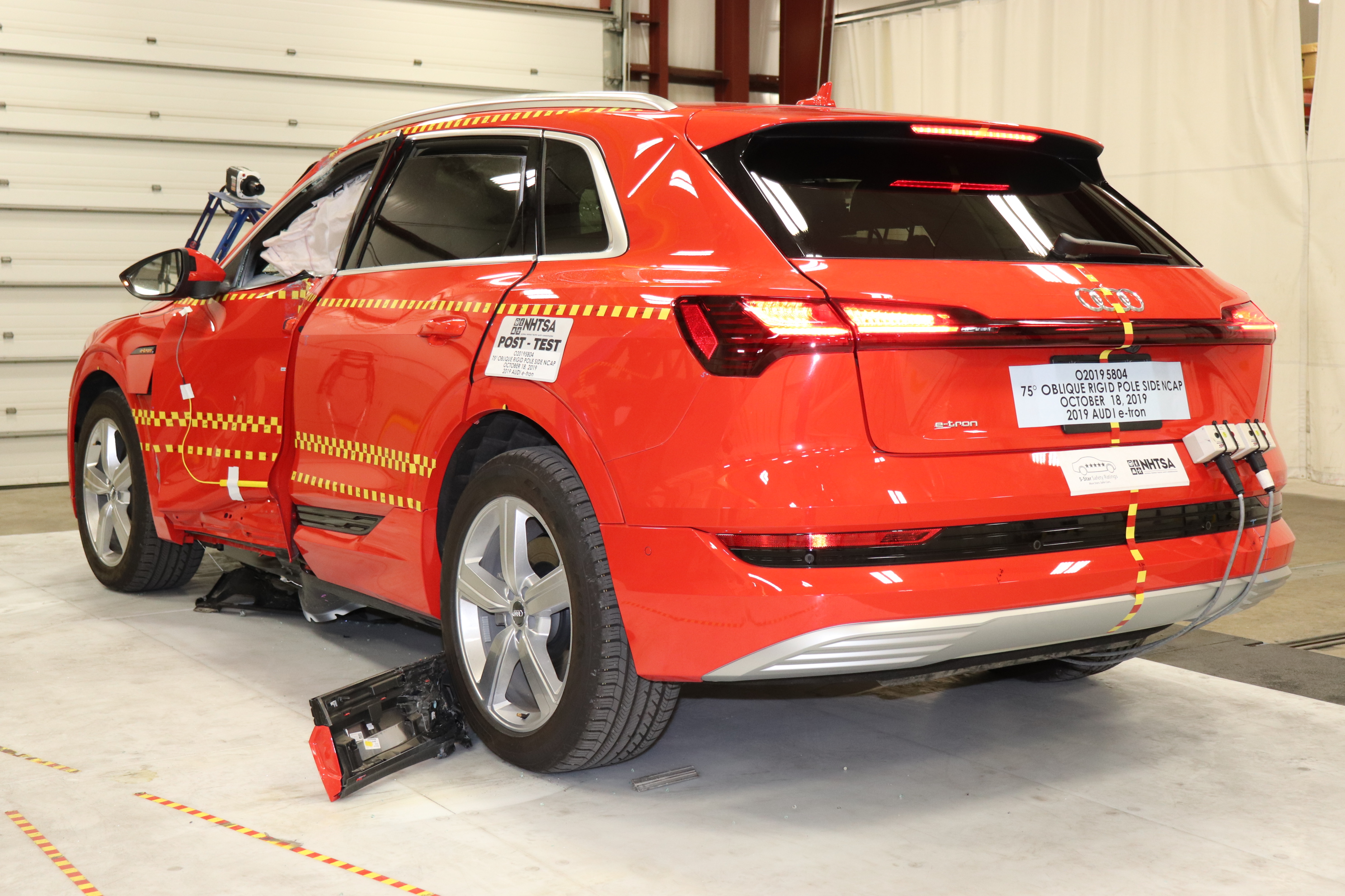2019 AUDI e-tron crash image 10