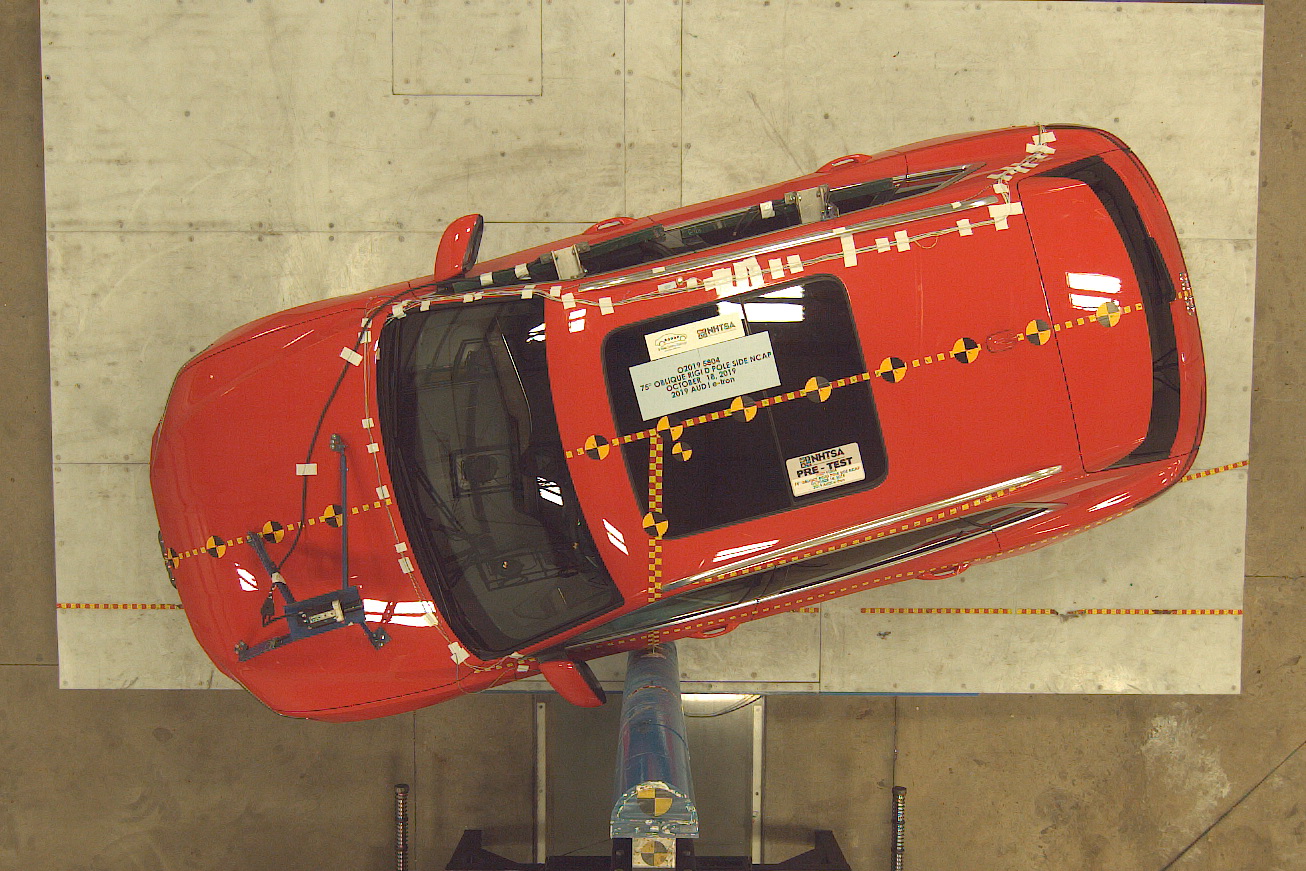 2019 AUDI e-tron crash image 15