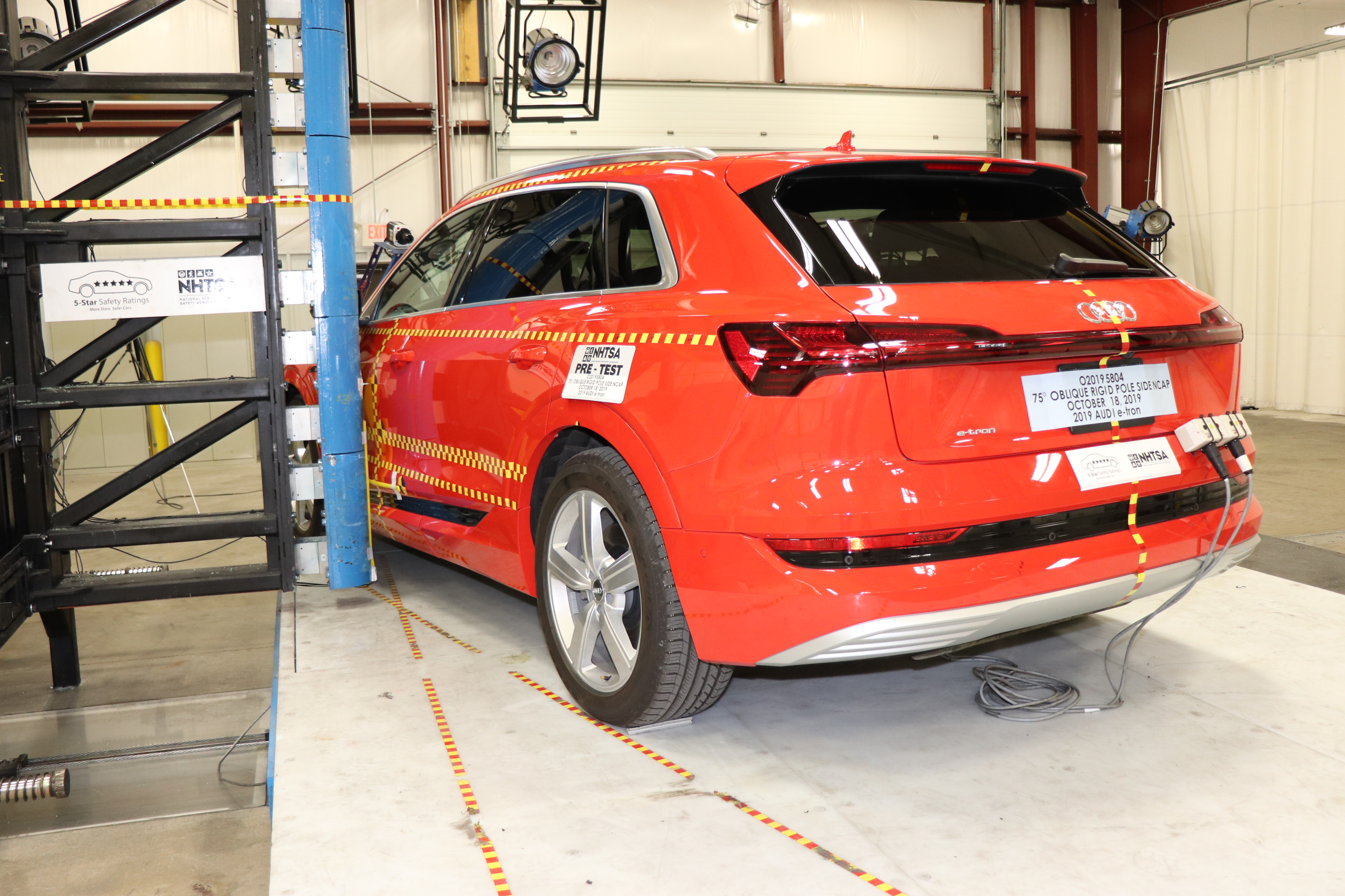 2019 AUDI e-tron crash image 18