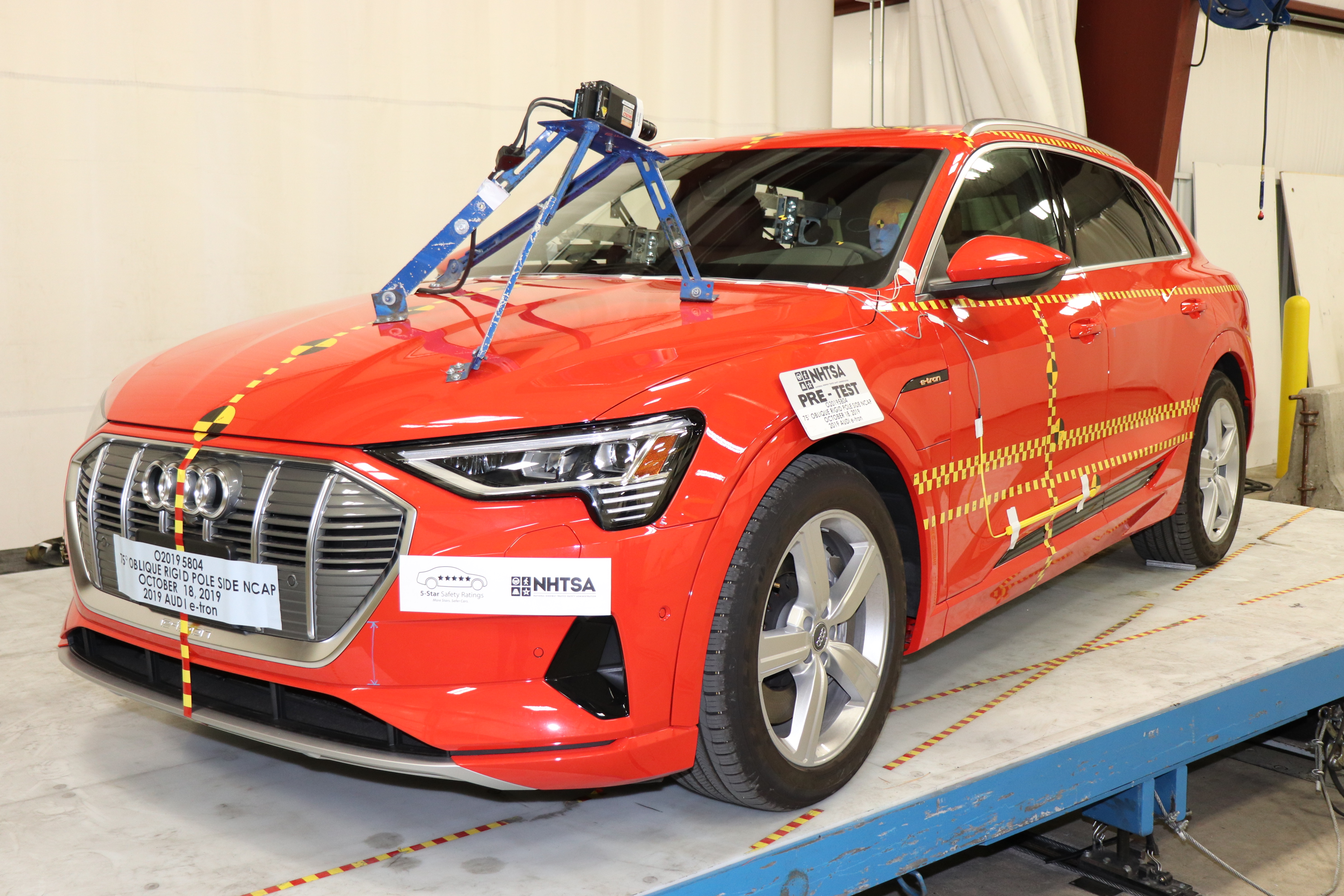 2019 AUDI e-tron crash image 5