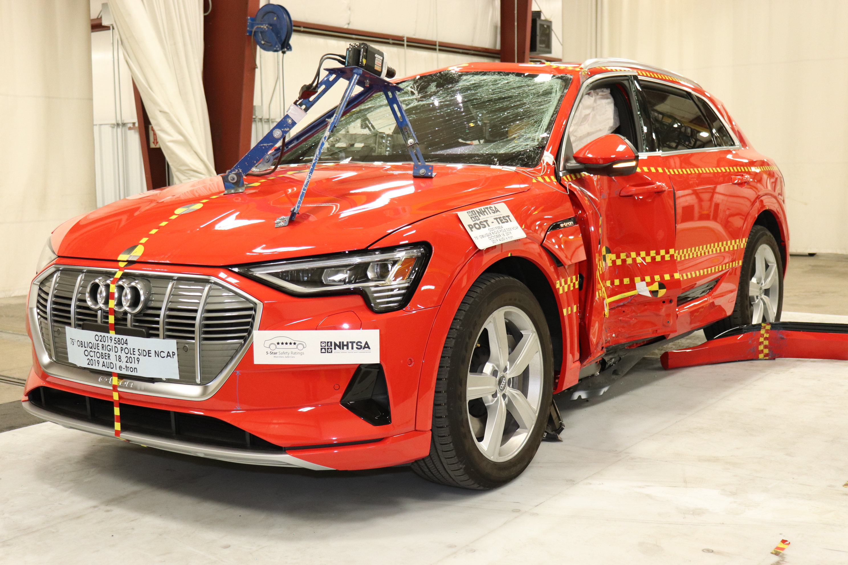 2019 AUDI e-tron crash image 6