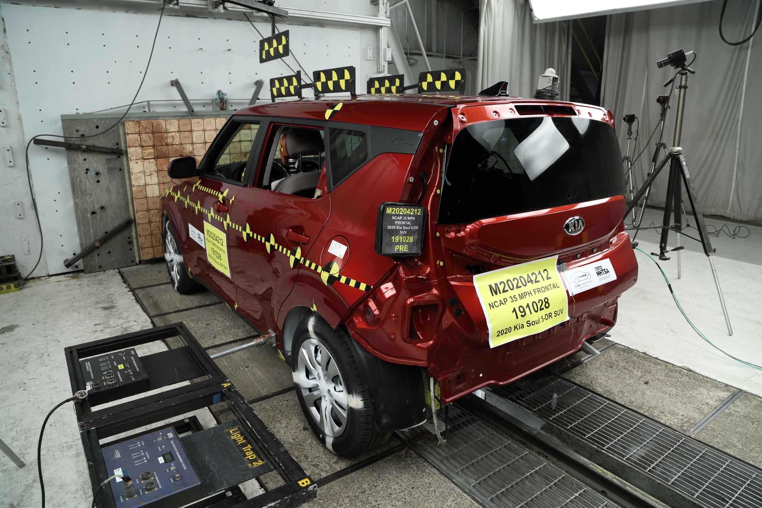 2020 KIA SOUL crash image 16