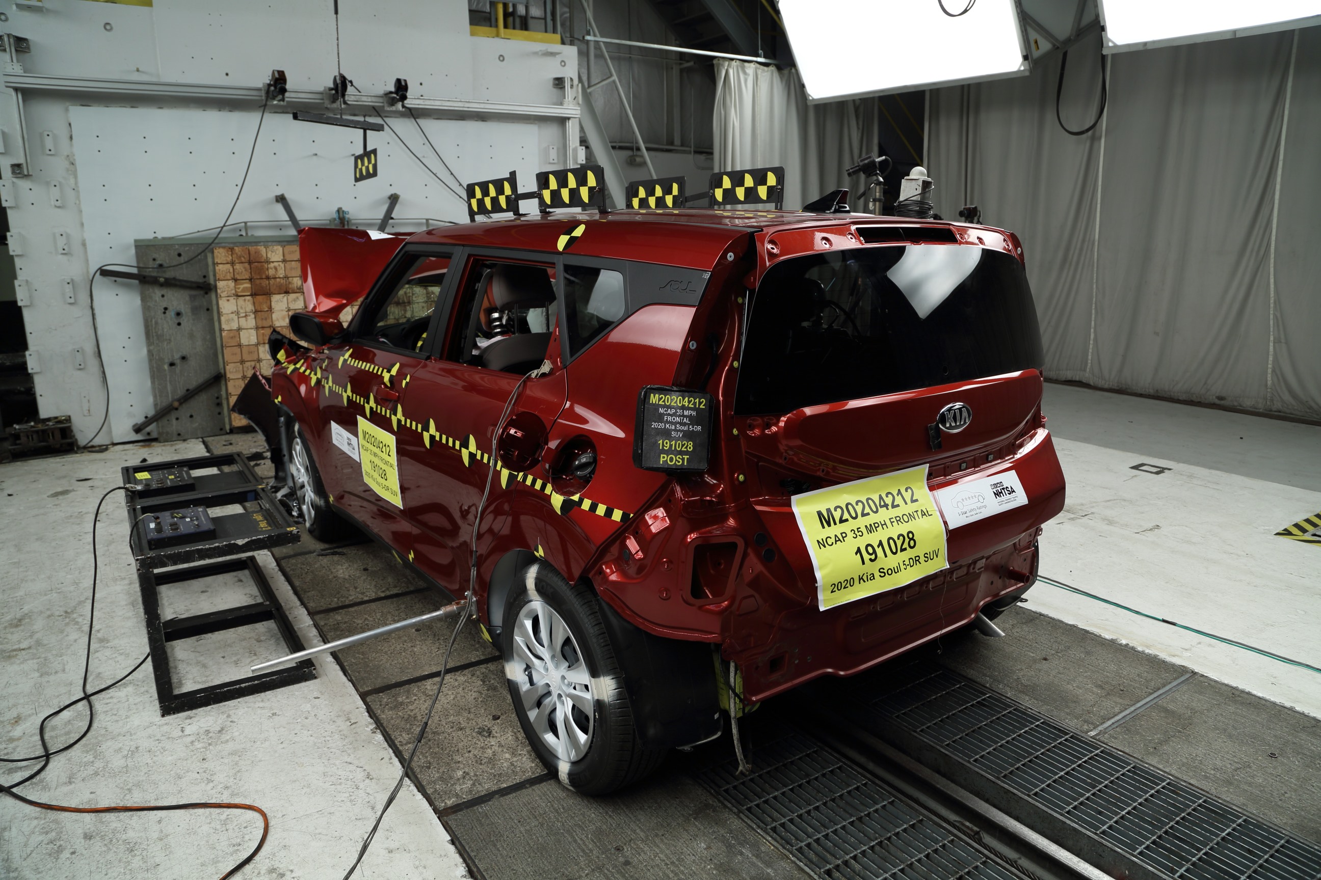 2020 KIA SOUL crash image 17