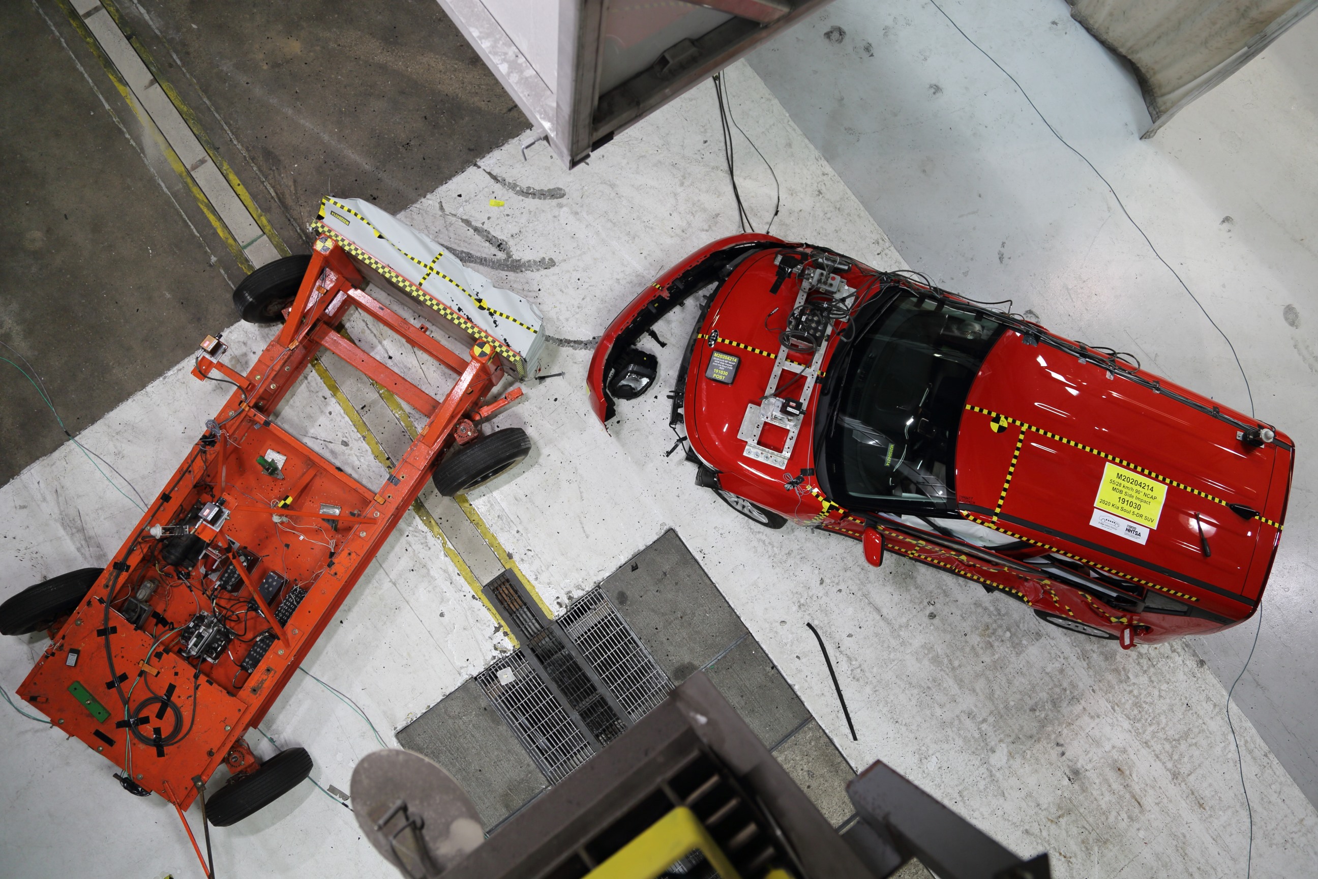 2020 KIA SOUL crash image 16