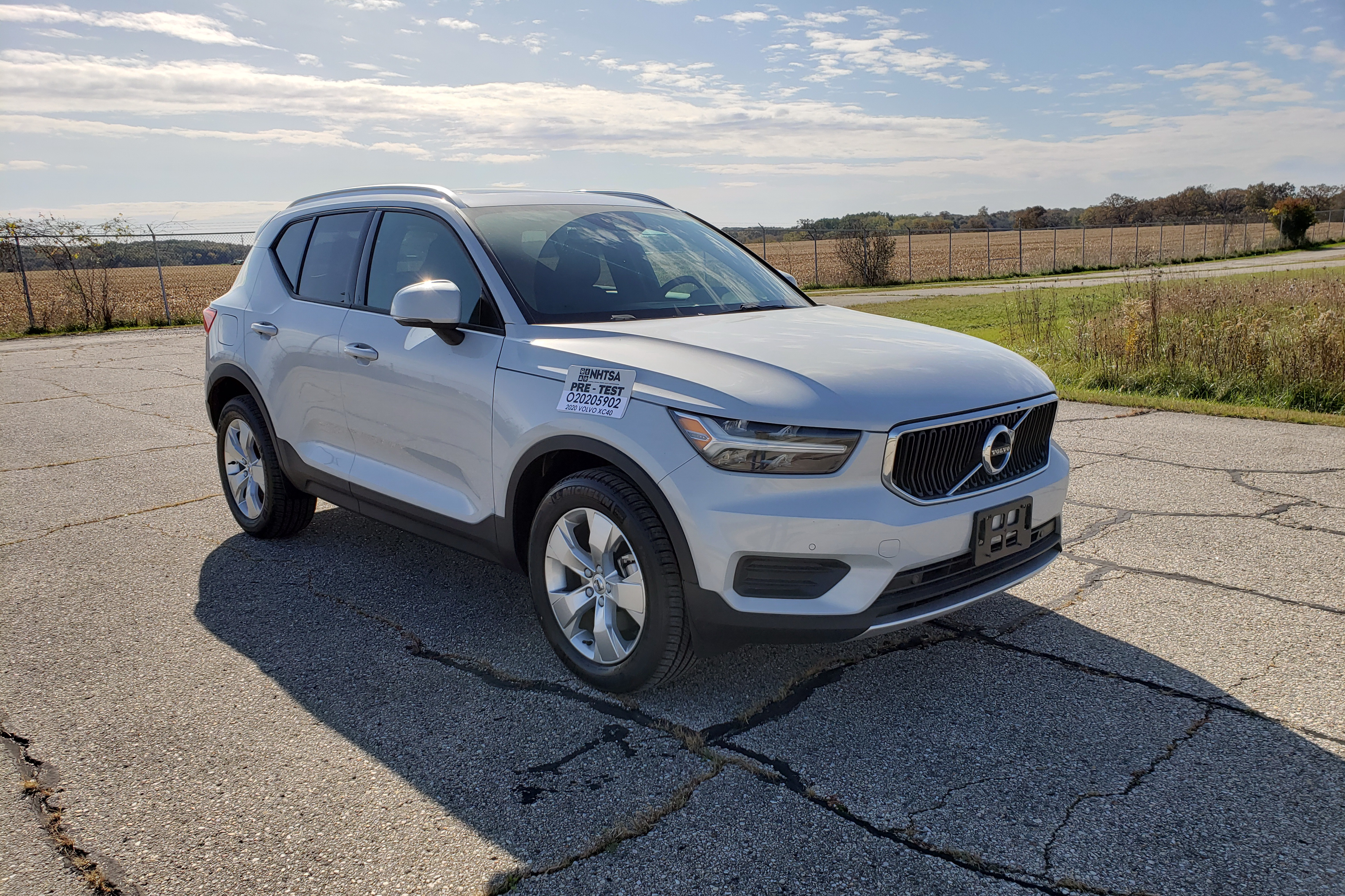 2020 VOLVO XC40 T4 crash image