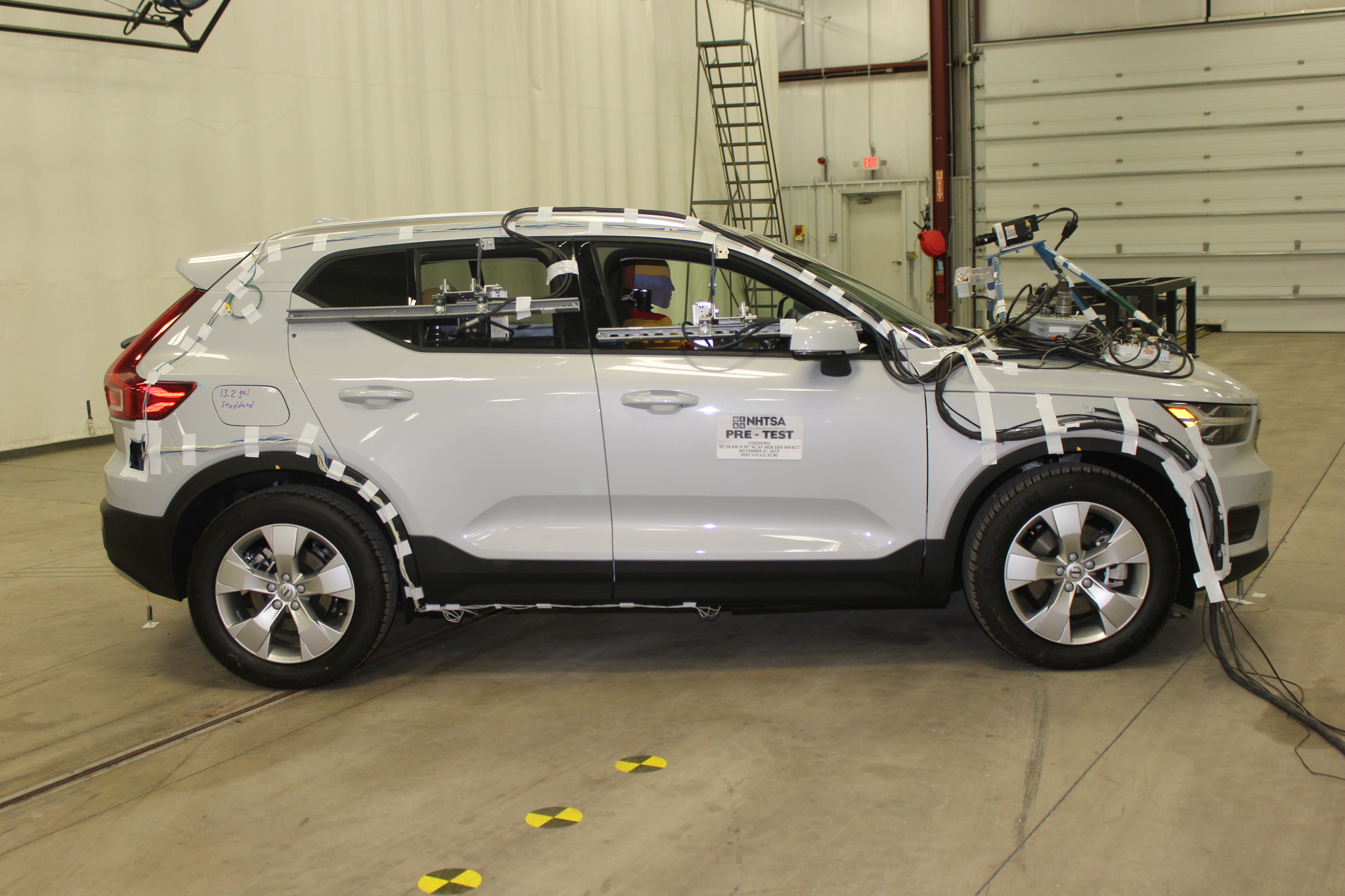 2020 VOLVO XC40 T4 crash image 13