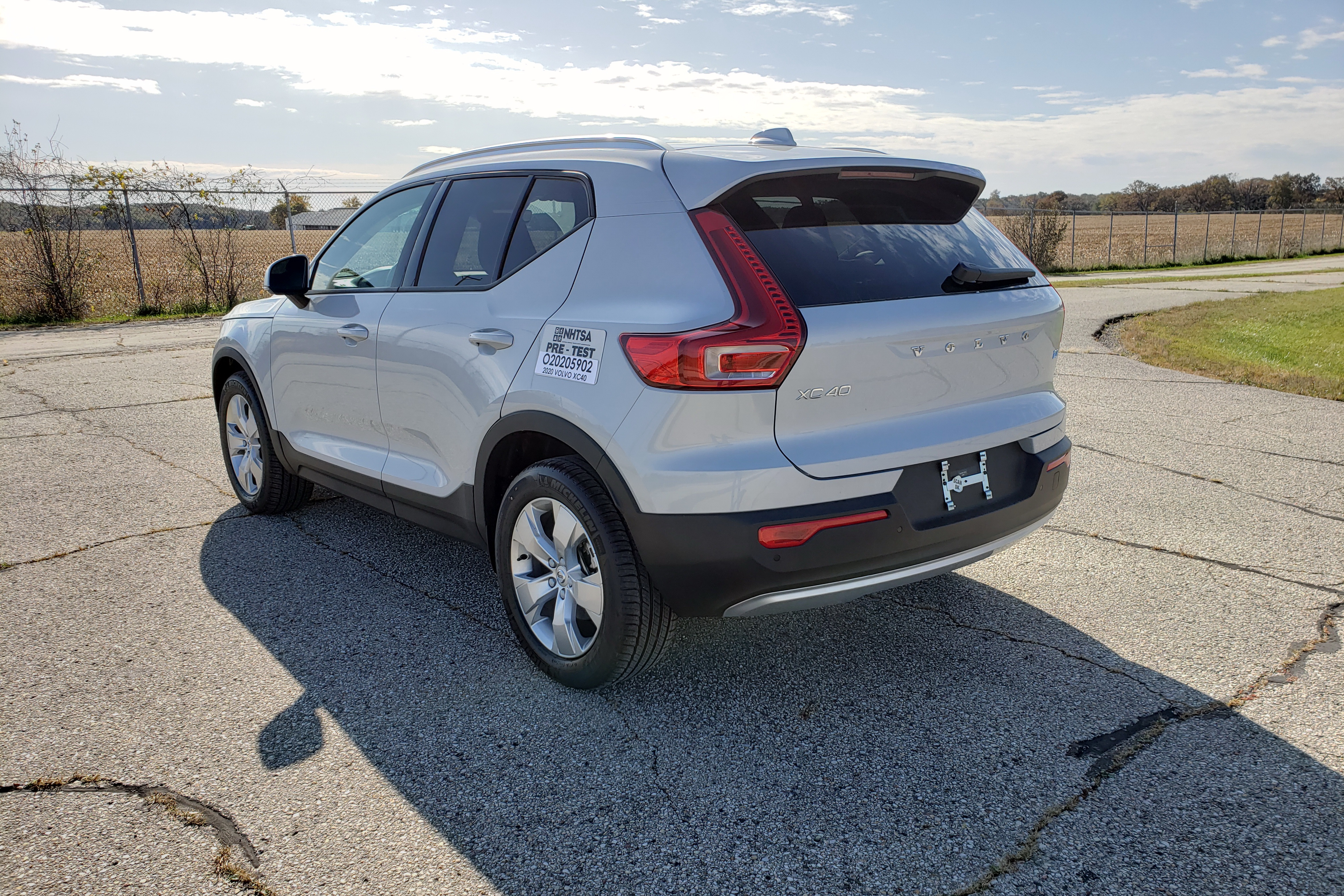 2020 VOLVO XC40 T4 crash image 2