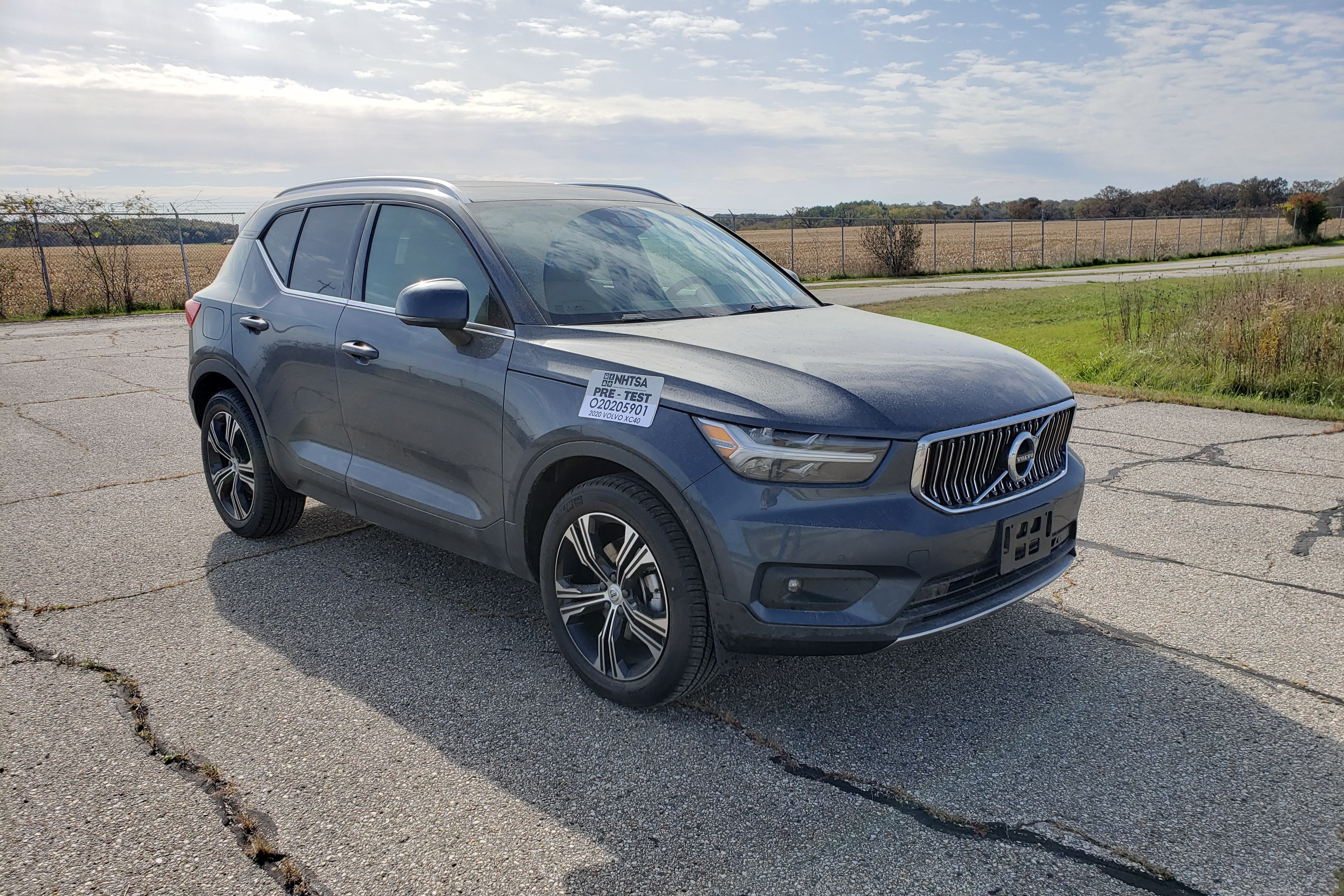 2020 VOLVO XC40 T4 crash-test photo