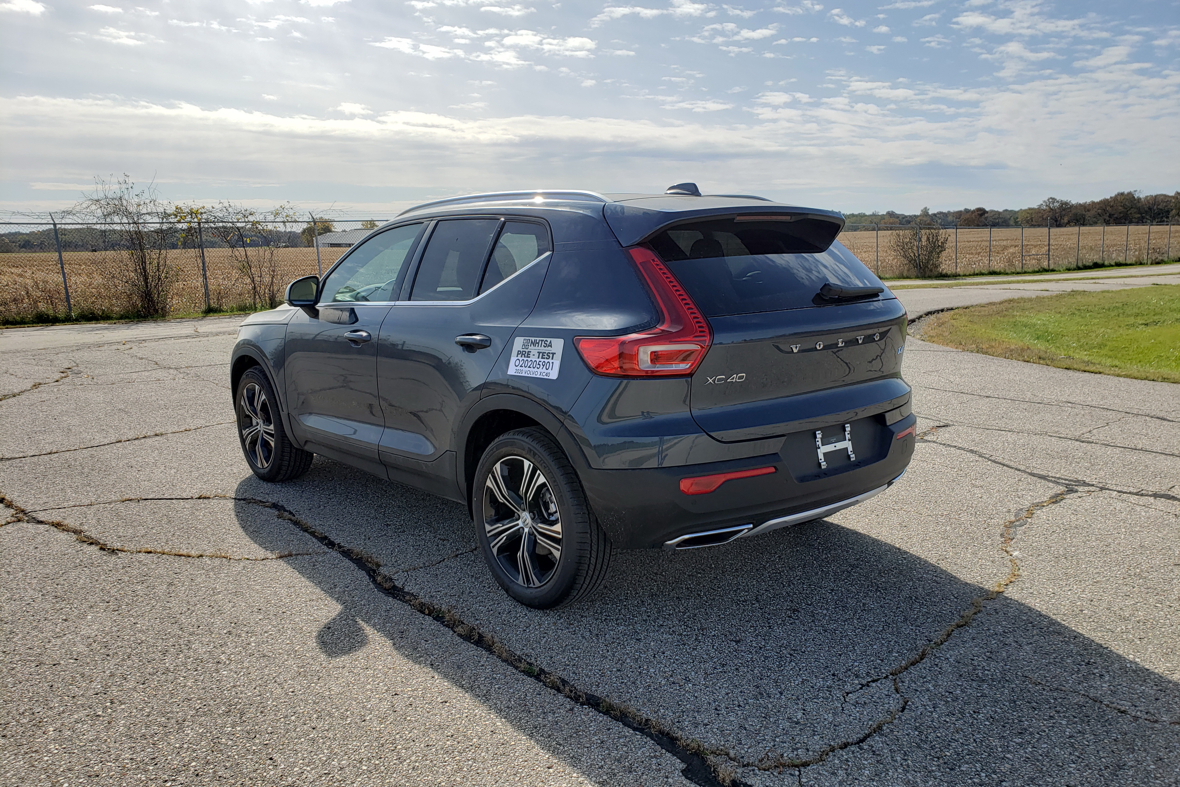 2020 VOLVO XC40 T4 crash image 2