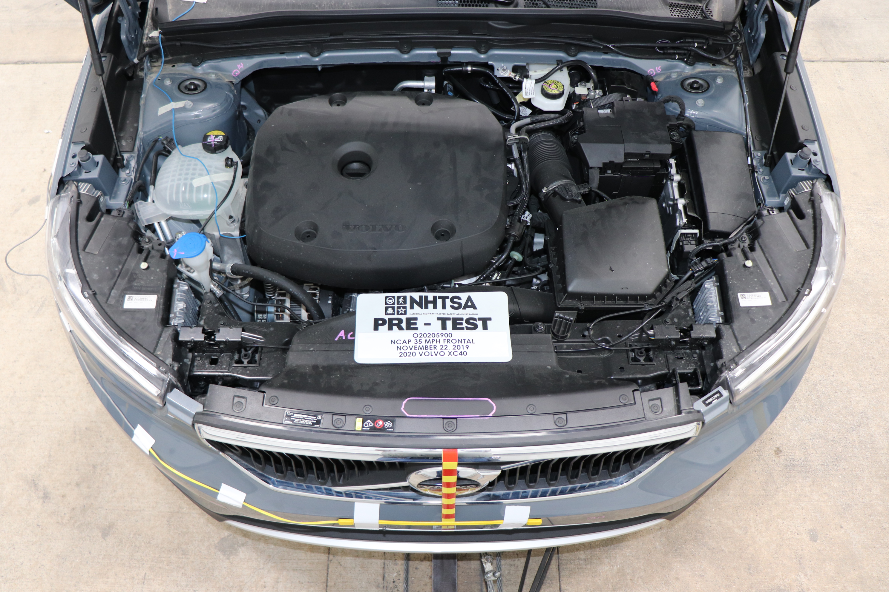 2020 VOLVO XC40 T4 crash image 20