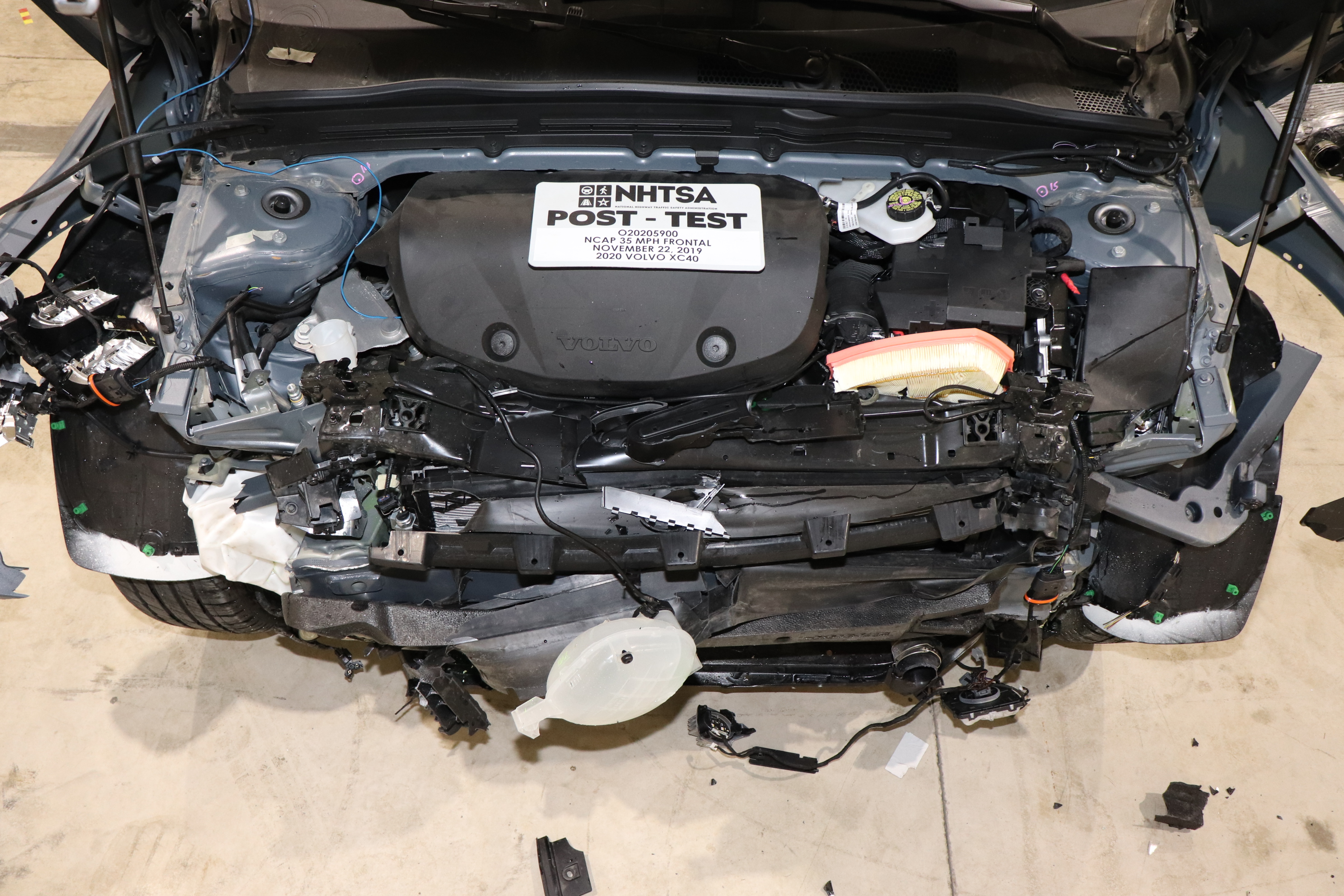 2020 VOLVO XC40 T4 crash image 21